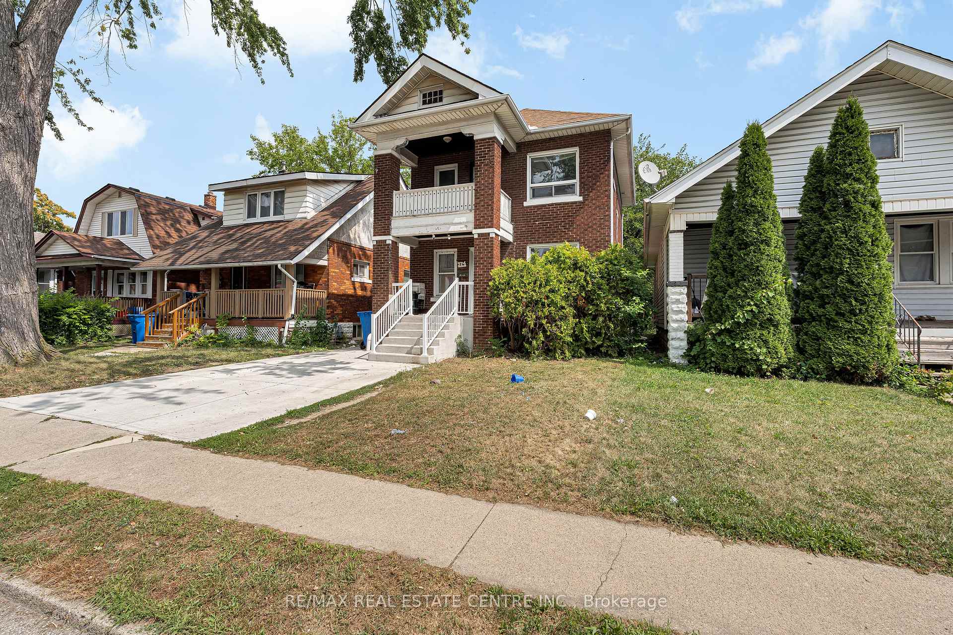 Photo 2 of 374 Josephine Avenue, Windsor, Windsor University District — HOMEH