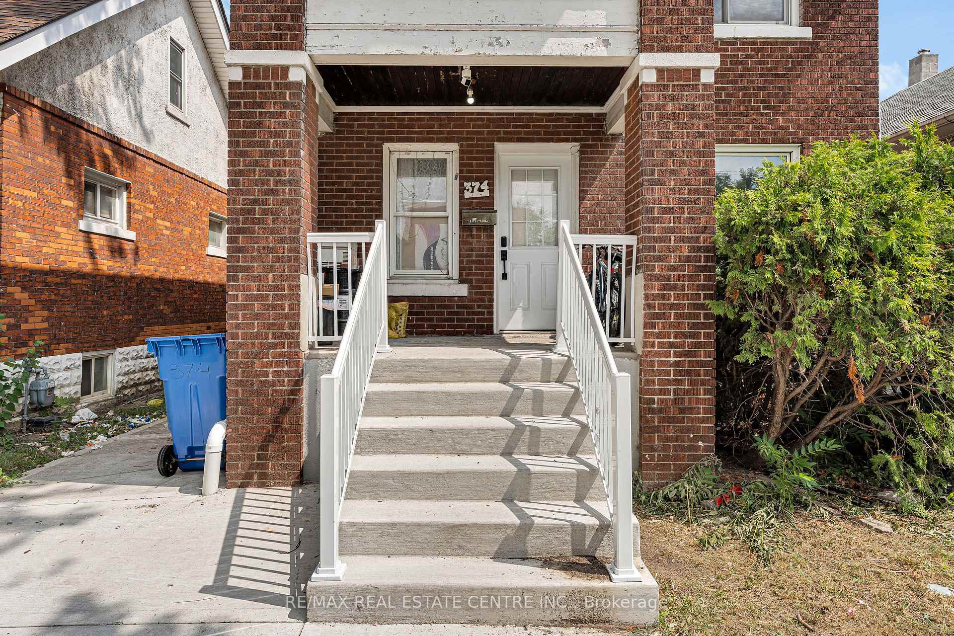 Photo 3 of 374 Josephine Avenue, Windsor, Windsor University District — HOMEH