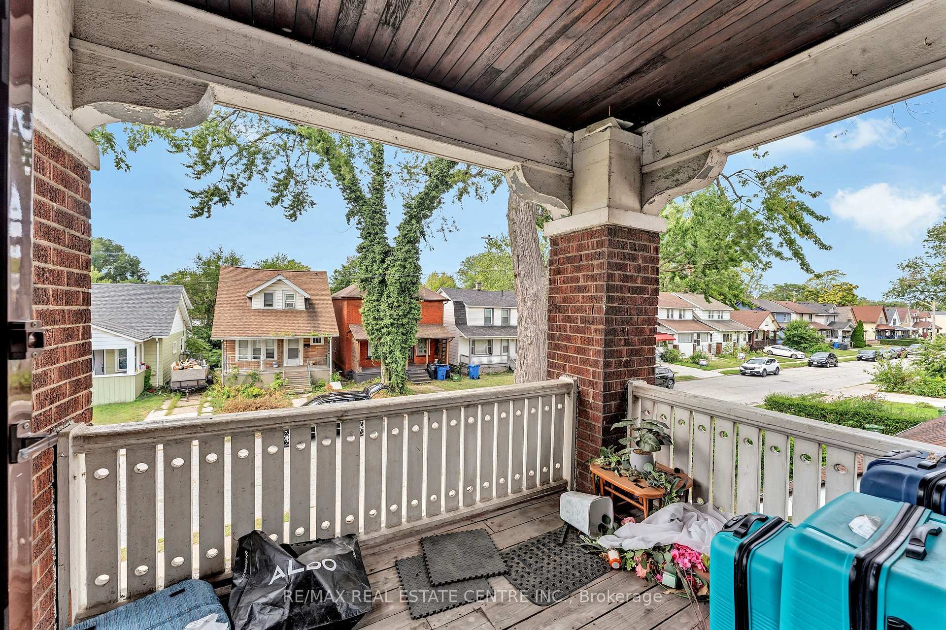 Photo 13 of 374 Josephine Avenue, Windsor, Windsor University District — HOMEH