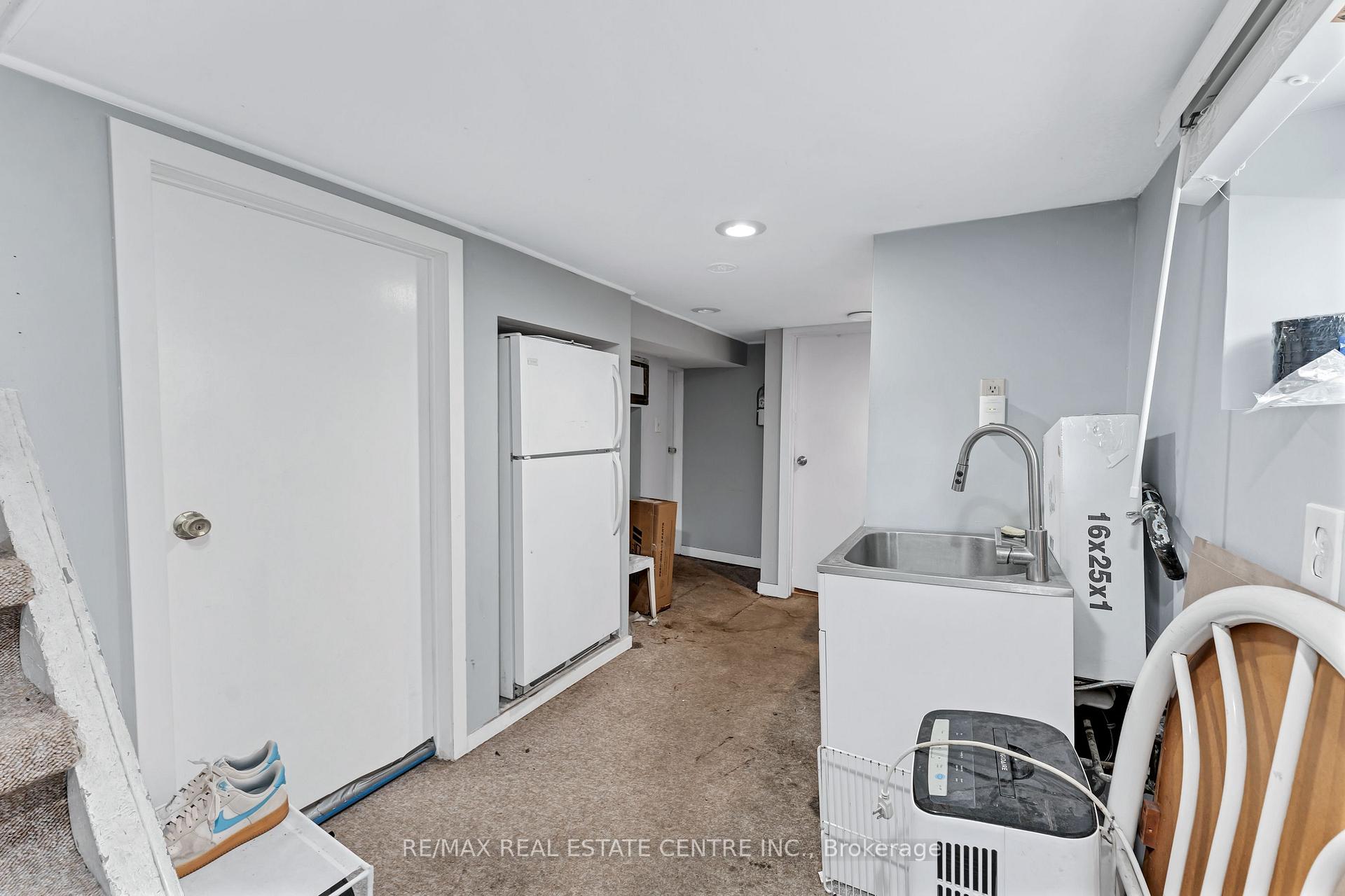 Photo 21 of 374 Josephine Avenue, Windsor, Windsor University District — HOMEH
