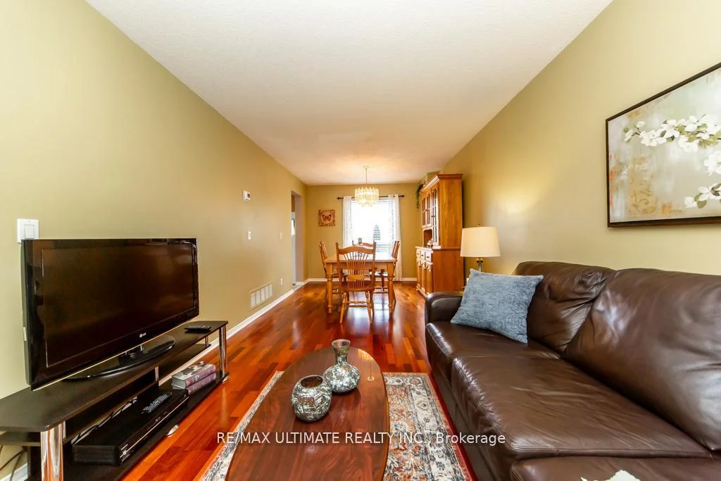 Photo 13 of 5 Twiss Drive, Barrie, Holly — HOMEH