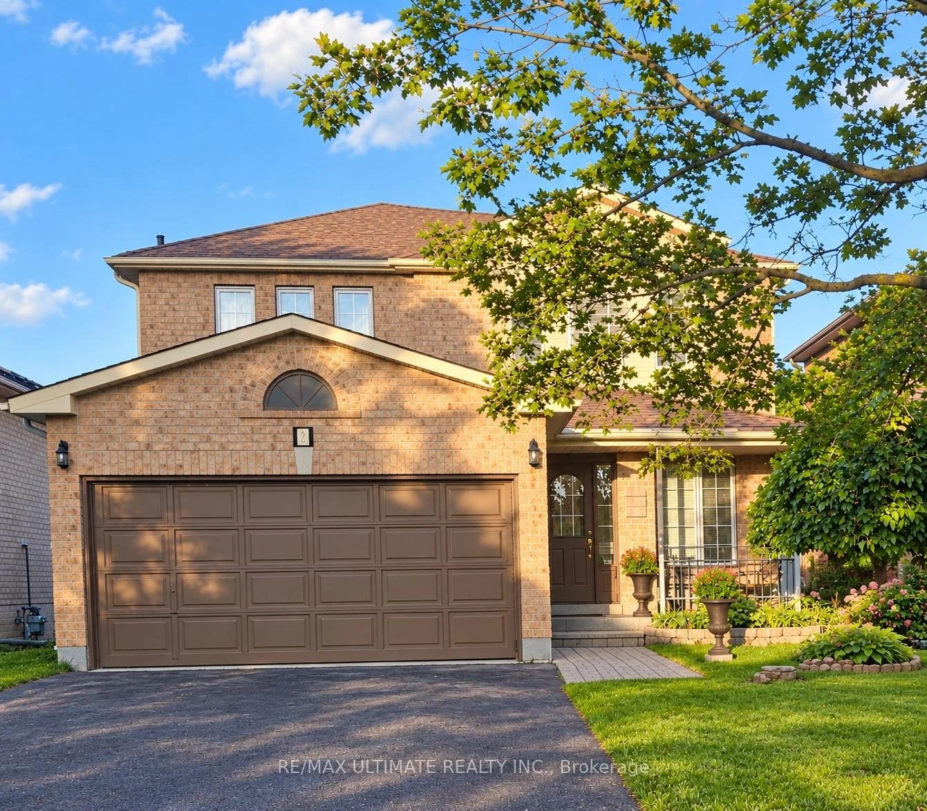 Photo 1 of 5 Twiss Drive, Barrie, Holly — HOMEH