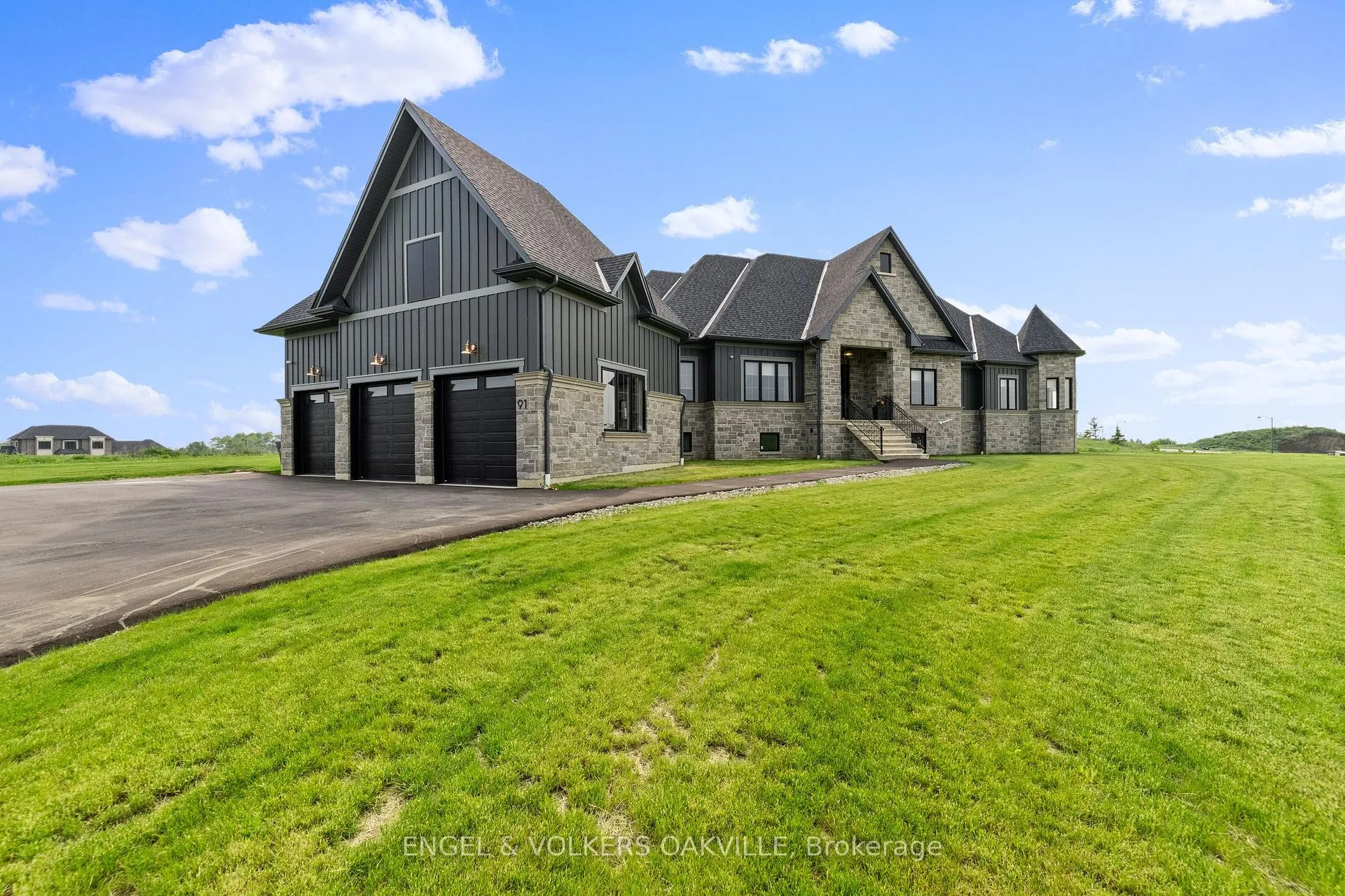 Photo 4 of 91 Logan Road, Caledon, Palgrave — HOMEH