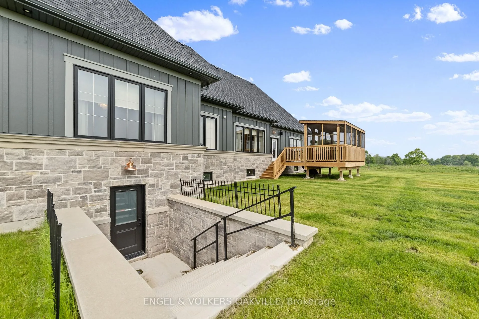 Photo 40 of 91 Logan Road, Caledon, Palgrave — HOMEH