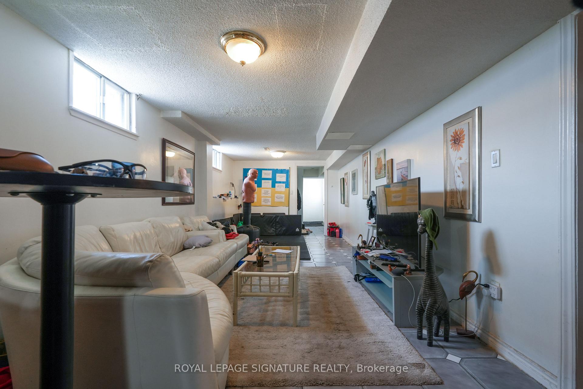 Photo 2 of Unit Room #3, 674 Abana Road, Mississauga, Cooksville — HOMEH