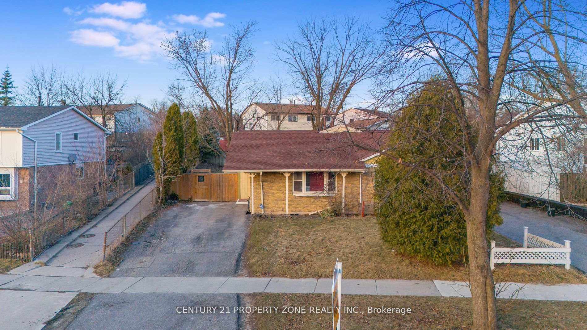 Photo 20 of 96 Centre Street N, Brampton, Brampton North — HOMEH