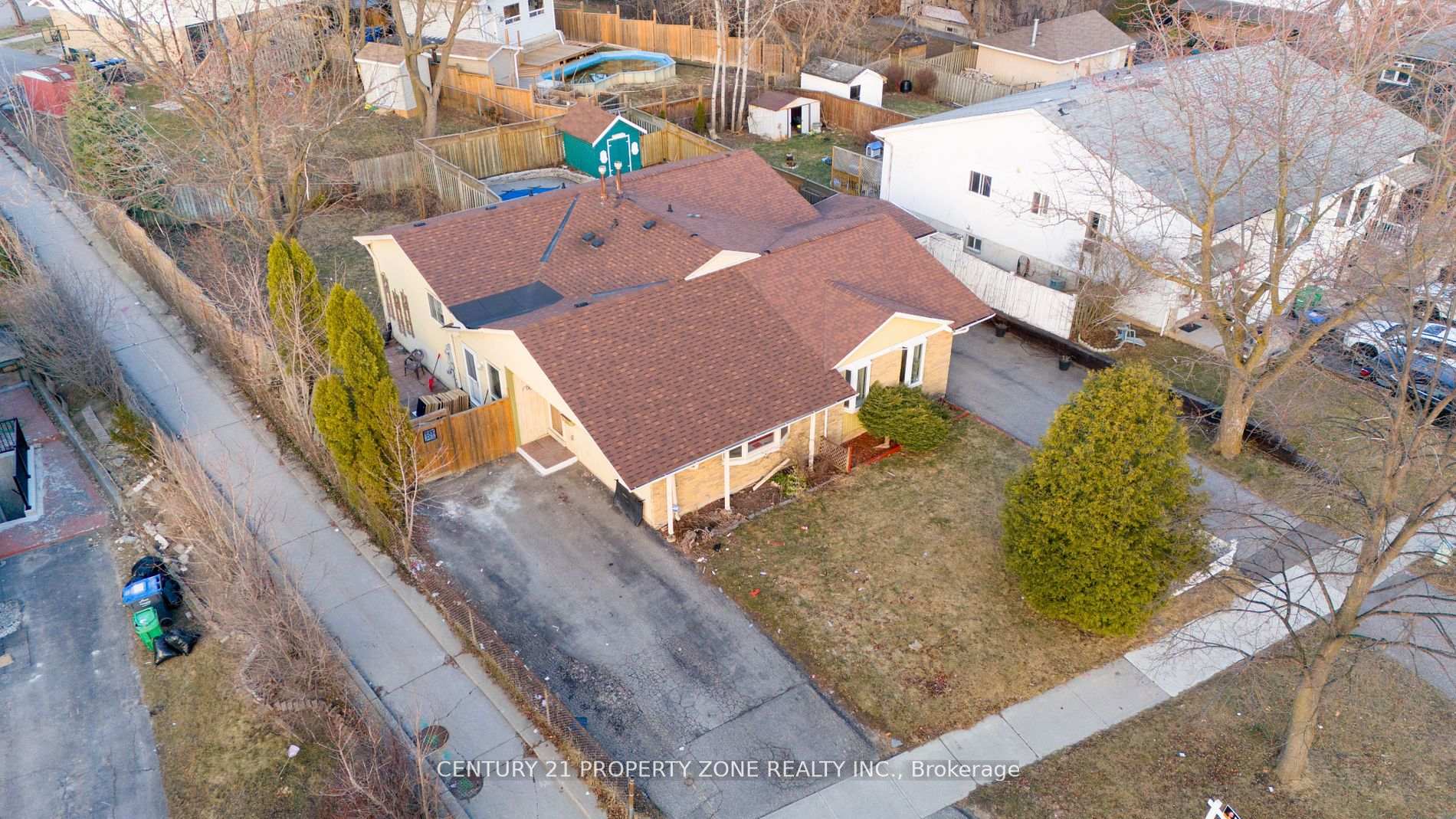 Photo 30 of 96 Centre Street N, Brampton, Brampton North — HOMEH