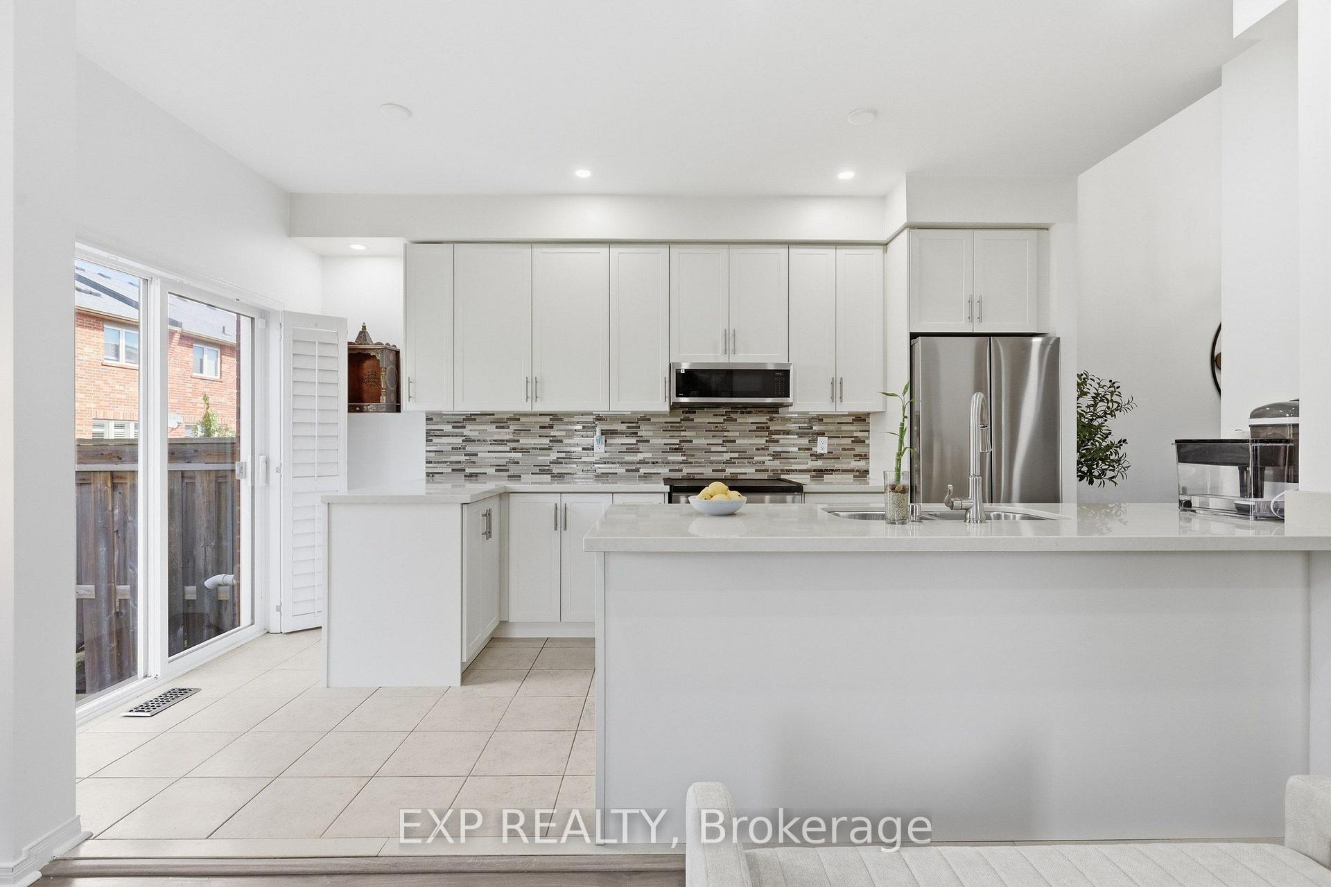Photo 14 of 24 Hickman Road, Ajax, South East — HOMEH