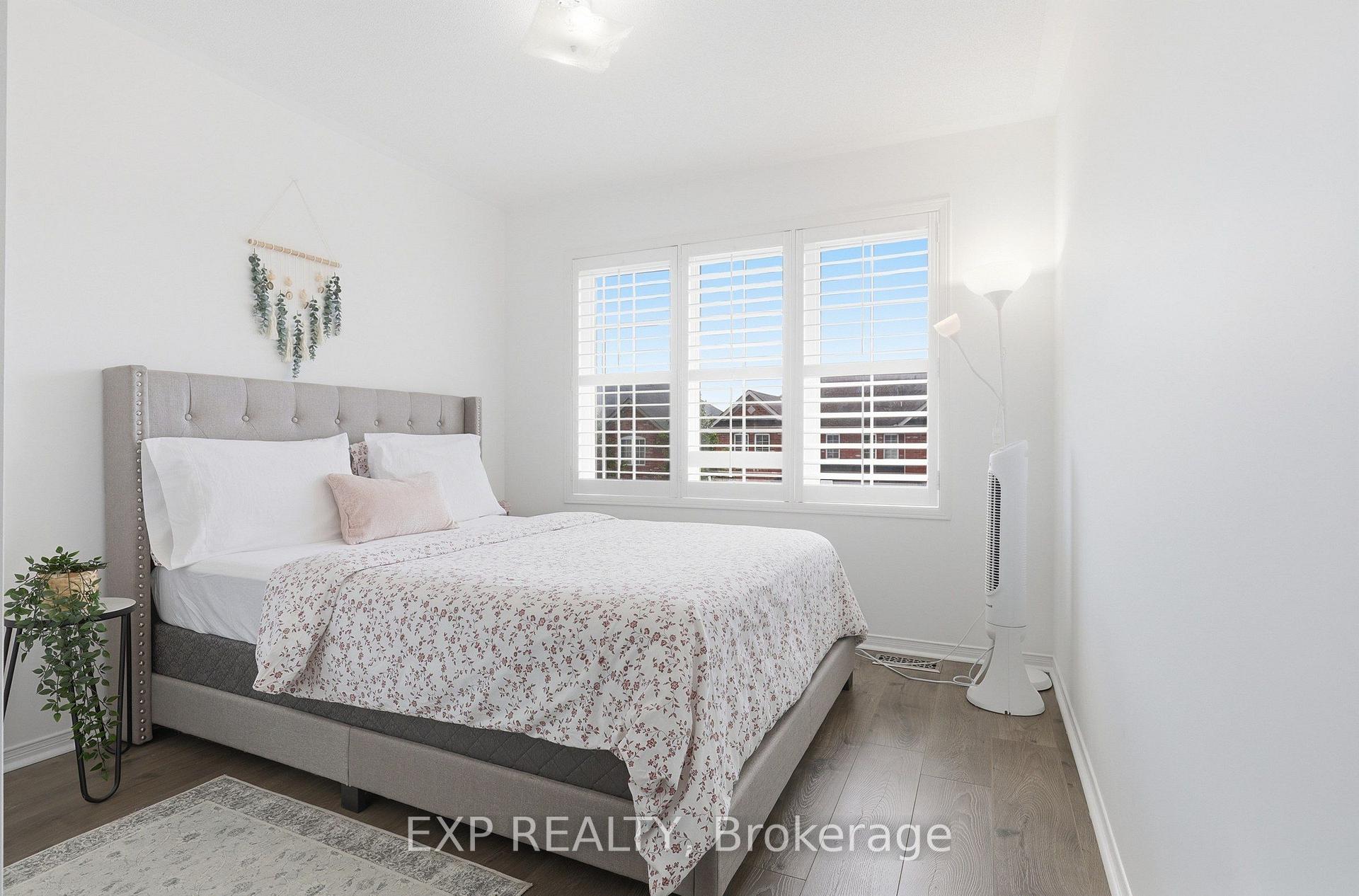 Photo 20 of 24 Hickman Road, Ajax, South East — HOMEH