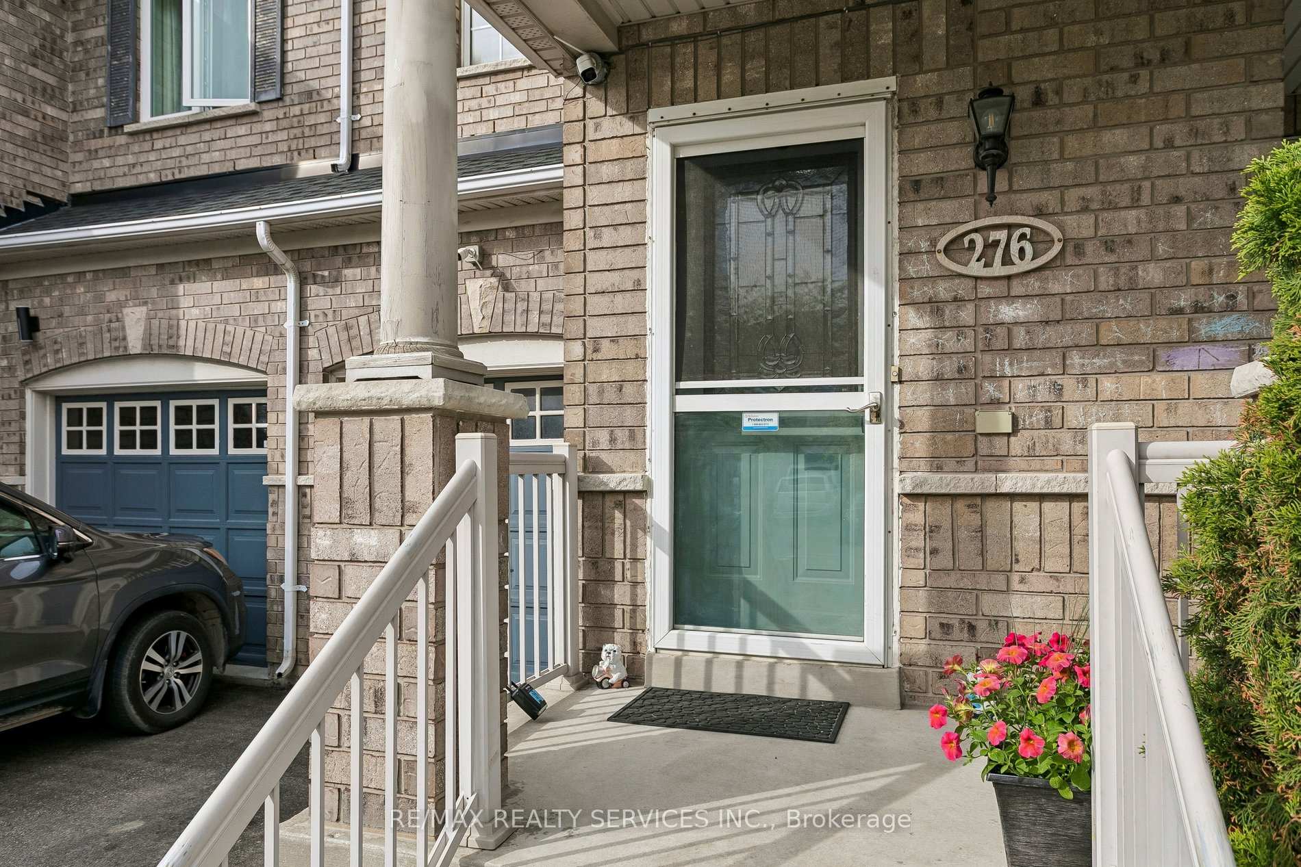 Photo 2 of 276 Fitzgerald Crescent, Milton, Dempsey — HOMEH