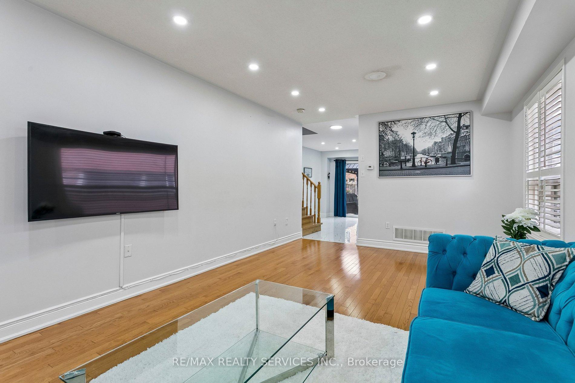 Photo 5 of 276 Fitzgerald Crescent, Milton, Dempsey — HOMEH