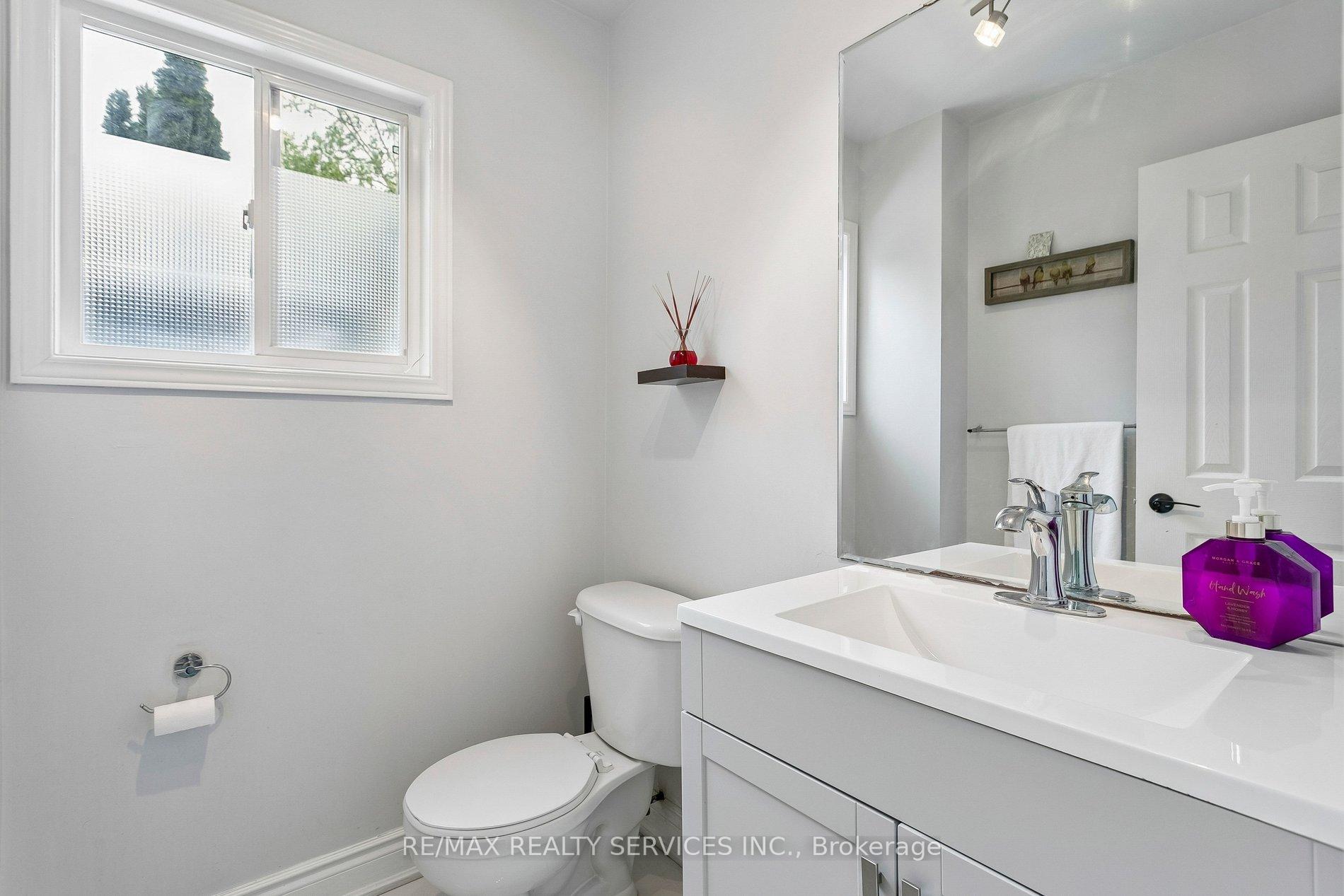 Photo 13 of 276 Fitzgerald Crescent, Milton, Dempsey — HOMEH