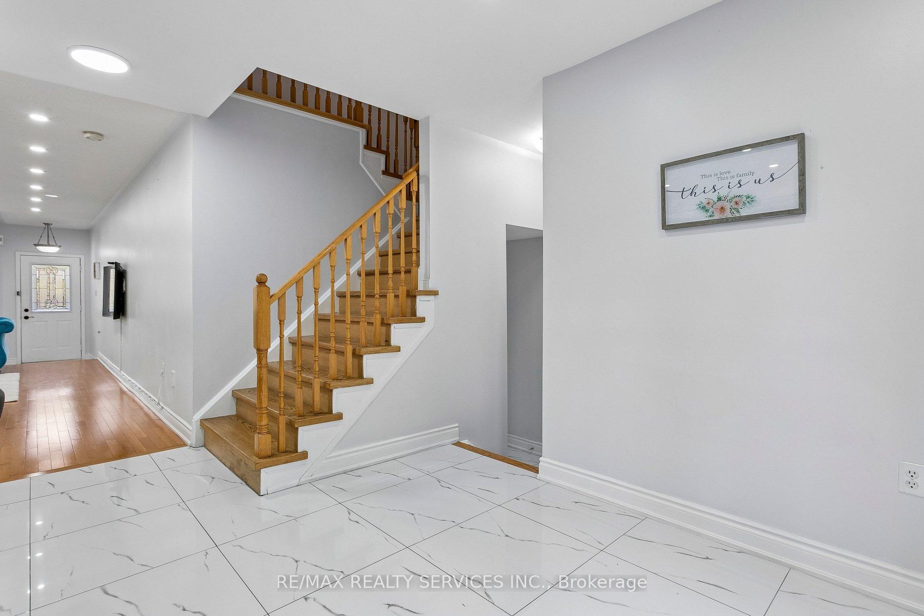 Photo 12 of 276 Fitzgerald Crescent, Milton, Dempsey — HOMEH