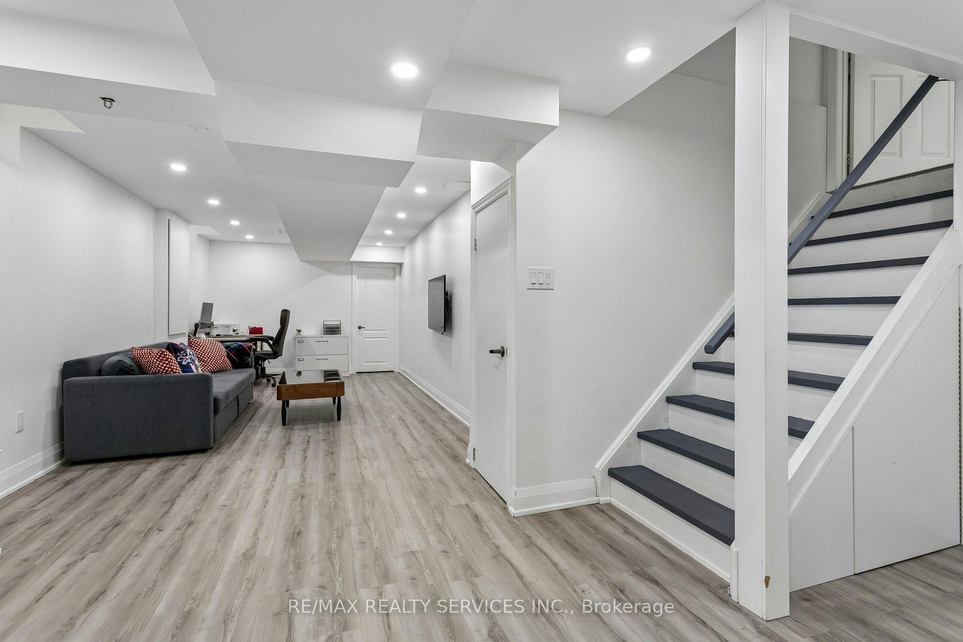 Photo 30 of 276 Fitzgerald Crescent, Milton, Dempsey — HOMEH