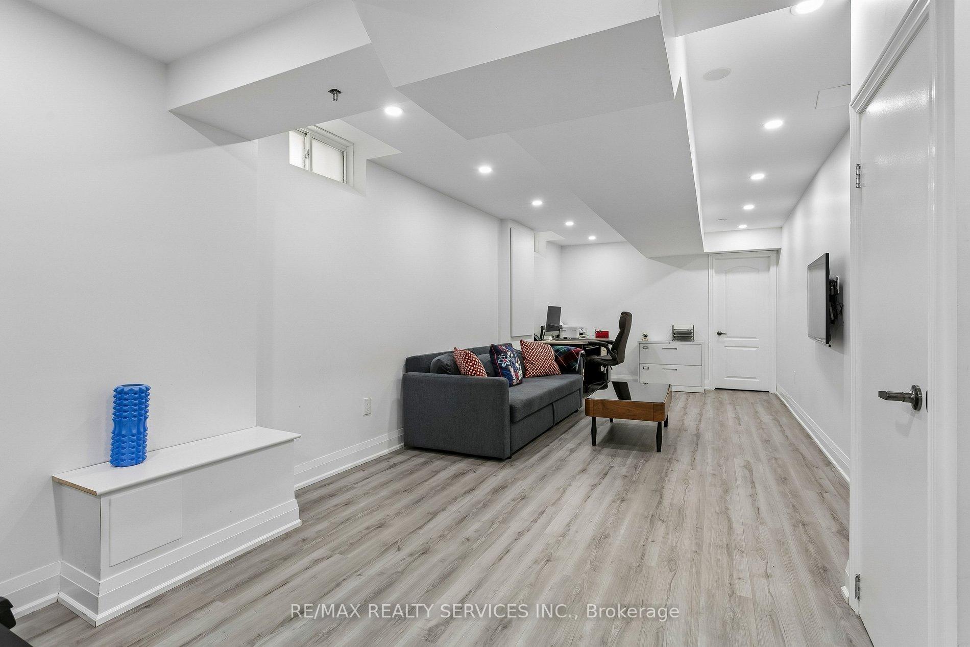 Photo 31 of 276 Fitzgerald Crescent, Milton, Dempsey — HOMEH