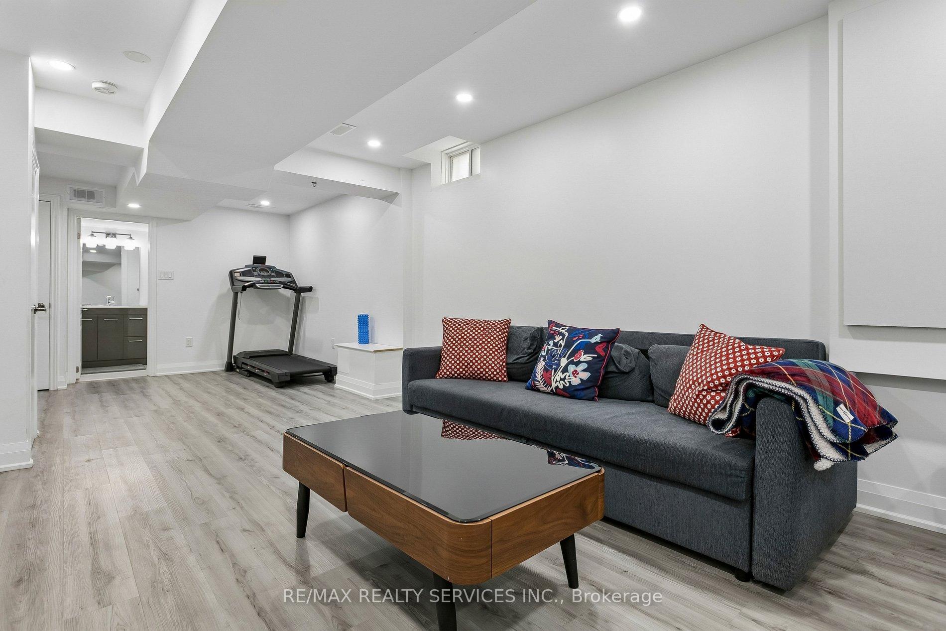 Photo 33 of 276 Fitzgerald Crescent, Milton, Dempsey — HOMEH