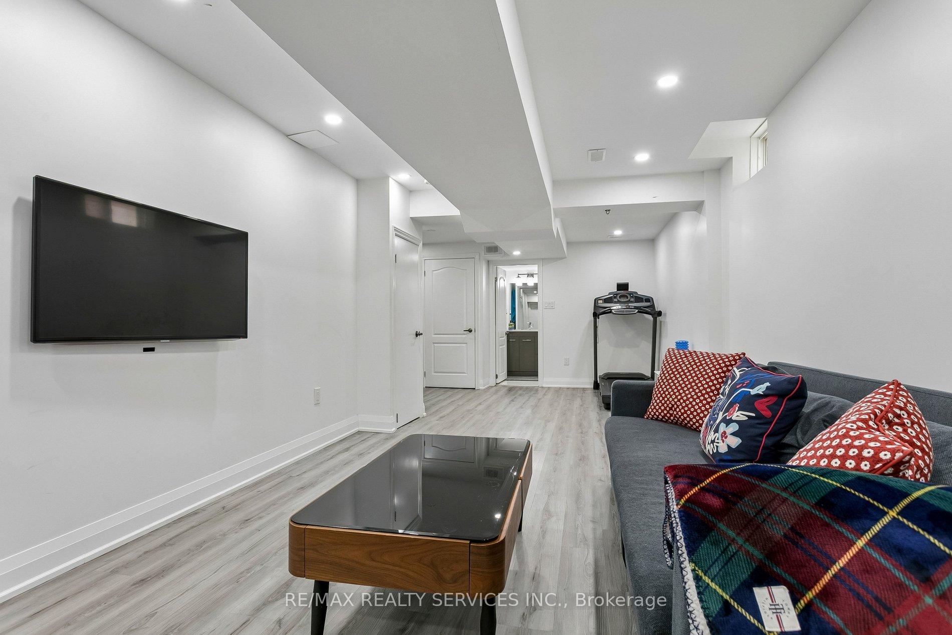 Photo 34 of 276 Fitzgerald Crescent, Milton, Dempsey — HOMEH