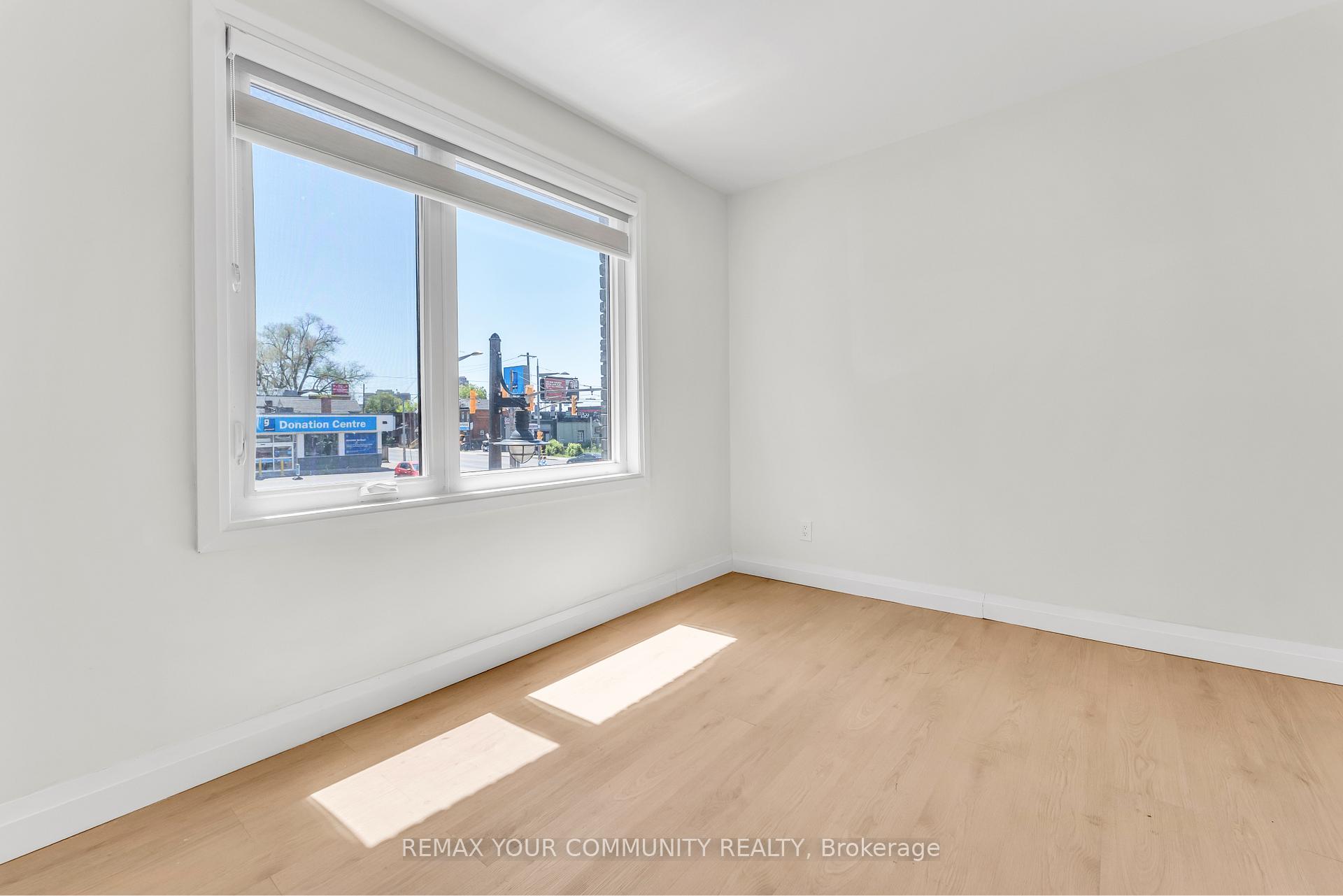 Photo 7 of Unit Upper Level, 1822 St Clair Avenue W, Toronto, Weston-Pellam Park — HOMEH