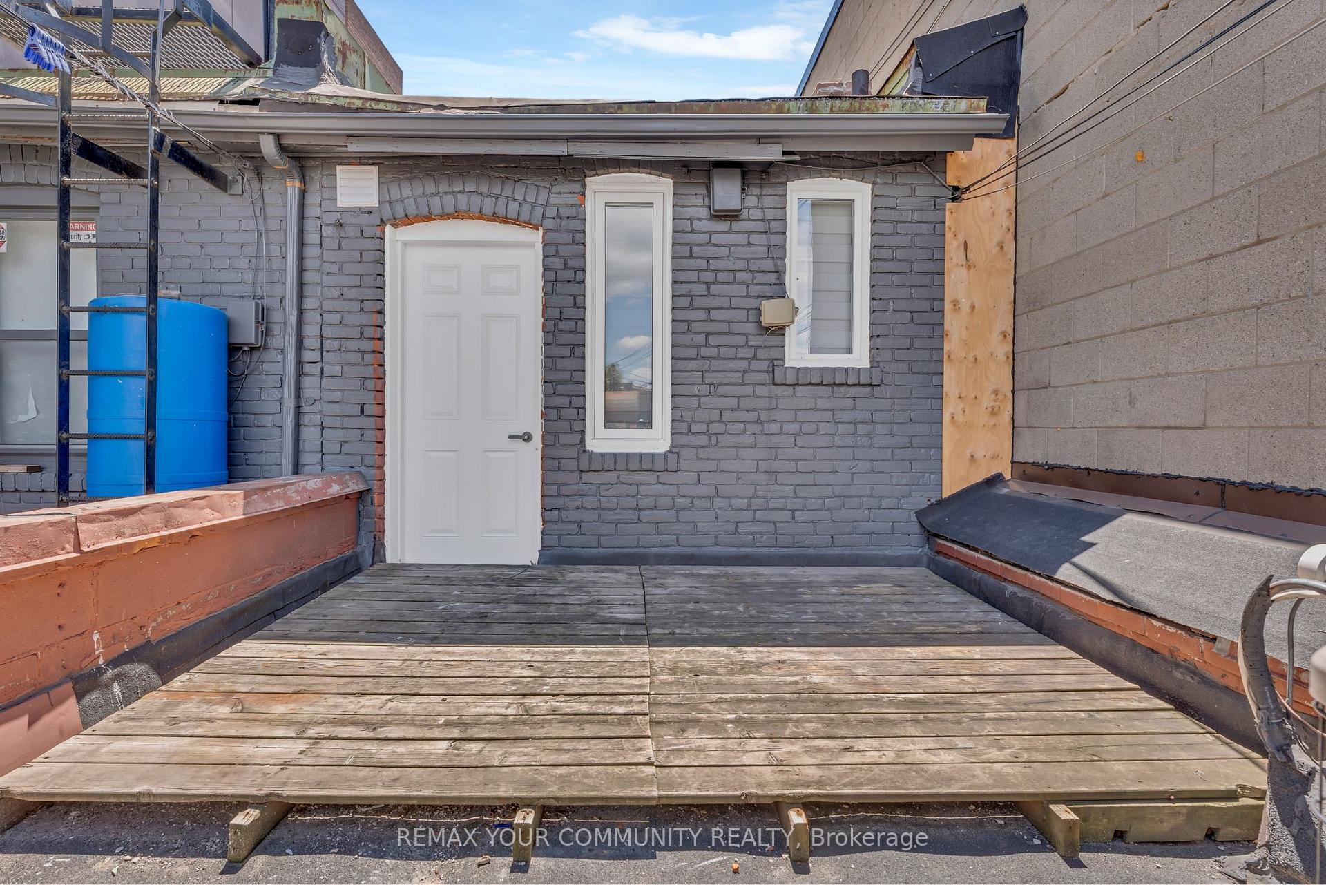 Photo 18 of Unit Upper Level, 1822 St Clair Avenue W, Toronto, Weston-Pellam Park — HOMEH