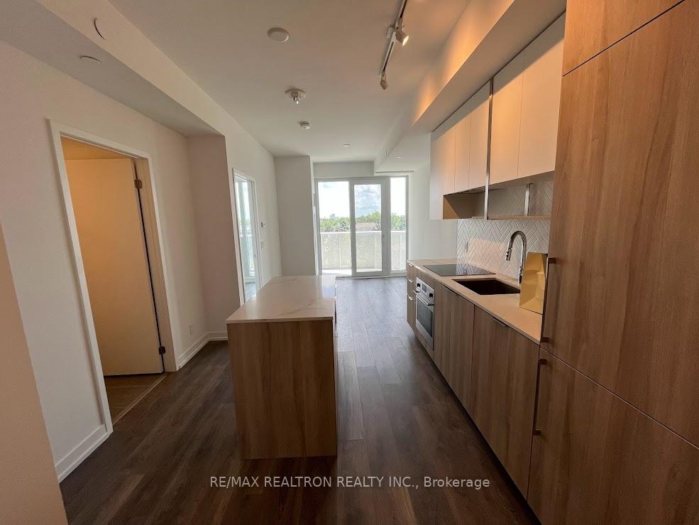 Photo of Unit 509, 15 Holmes Avenue