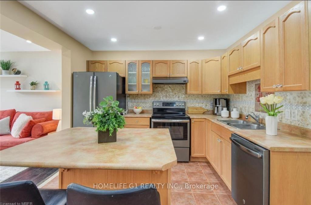 Photo 7 of 6260 Ash Street, Niagara Falls, Dorchester — HOMEH