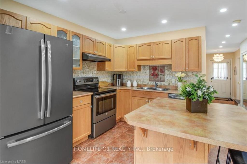 Photo 8 of 6260 Ash Street, Niagara Falls, Dorchester — HOMEH