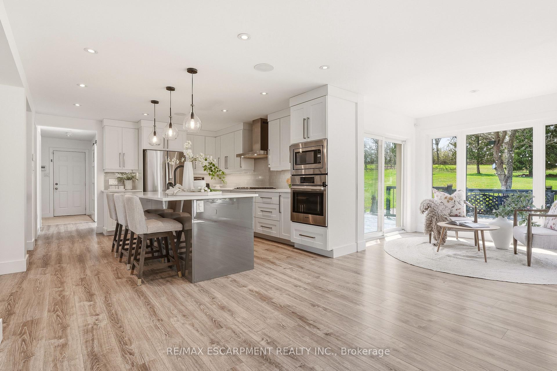 Photo 5 of 26 Weneil Drive, Hamilton, Freelton — HOMEH