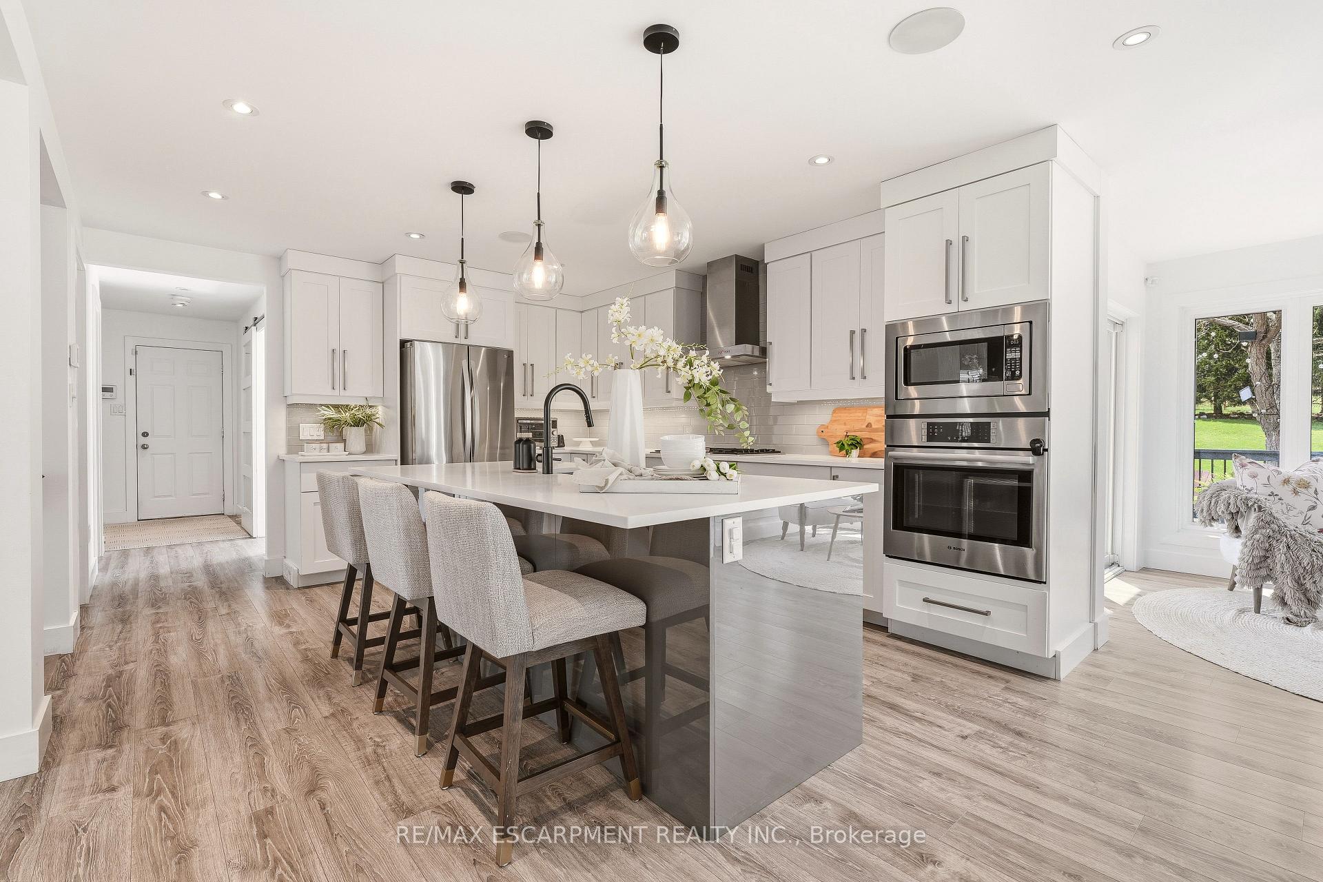 Photo 10 of 26 Weneil Drive, Hamilton, Freelton — HOMEH