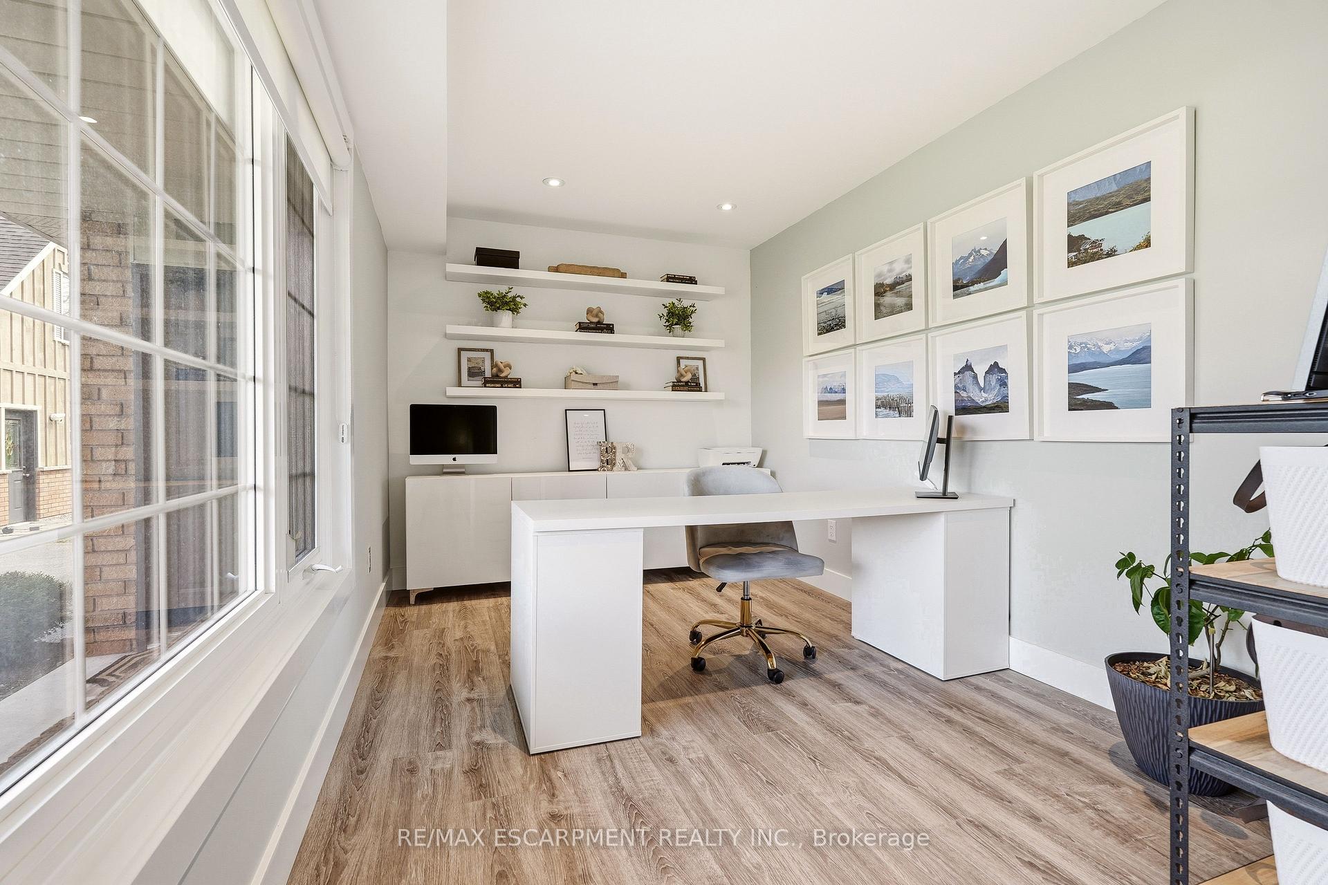 Photo 13 of 26 Weneil Drive, Hamilton, Freelton — HOMEH