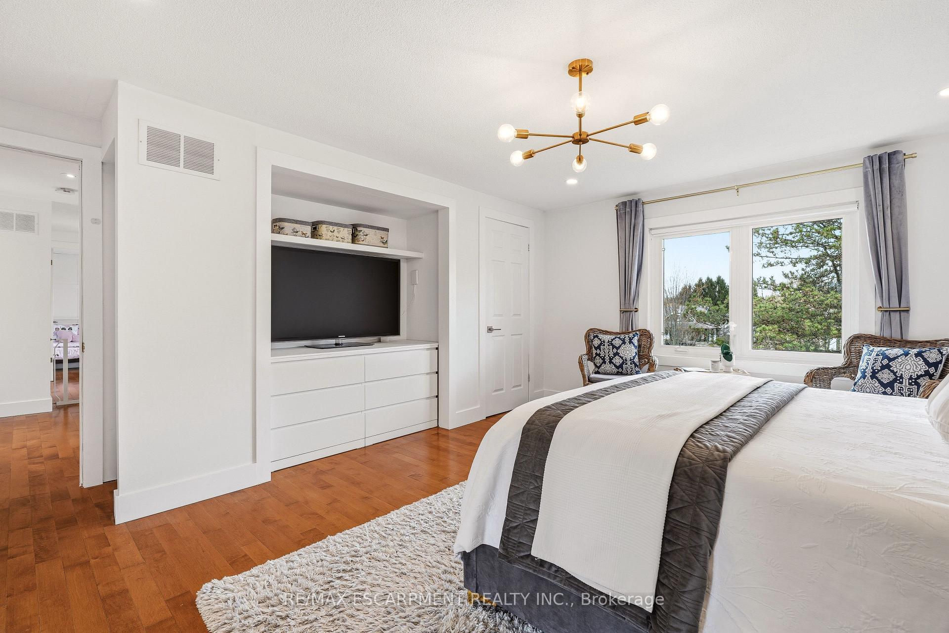 Photo 19 of 26 Weneil Drive, Hamilton, Freelton — HOMEH