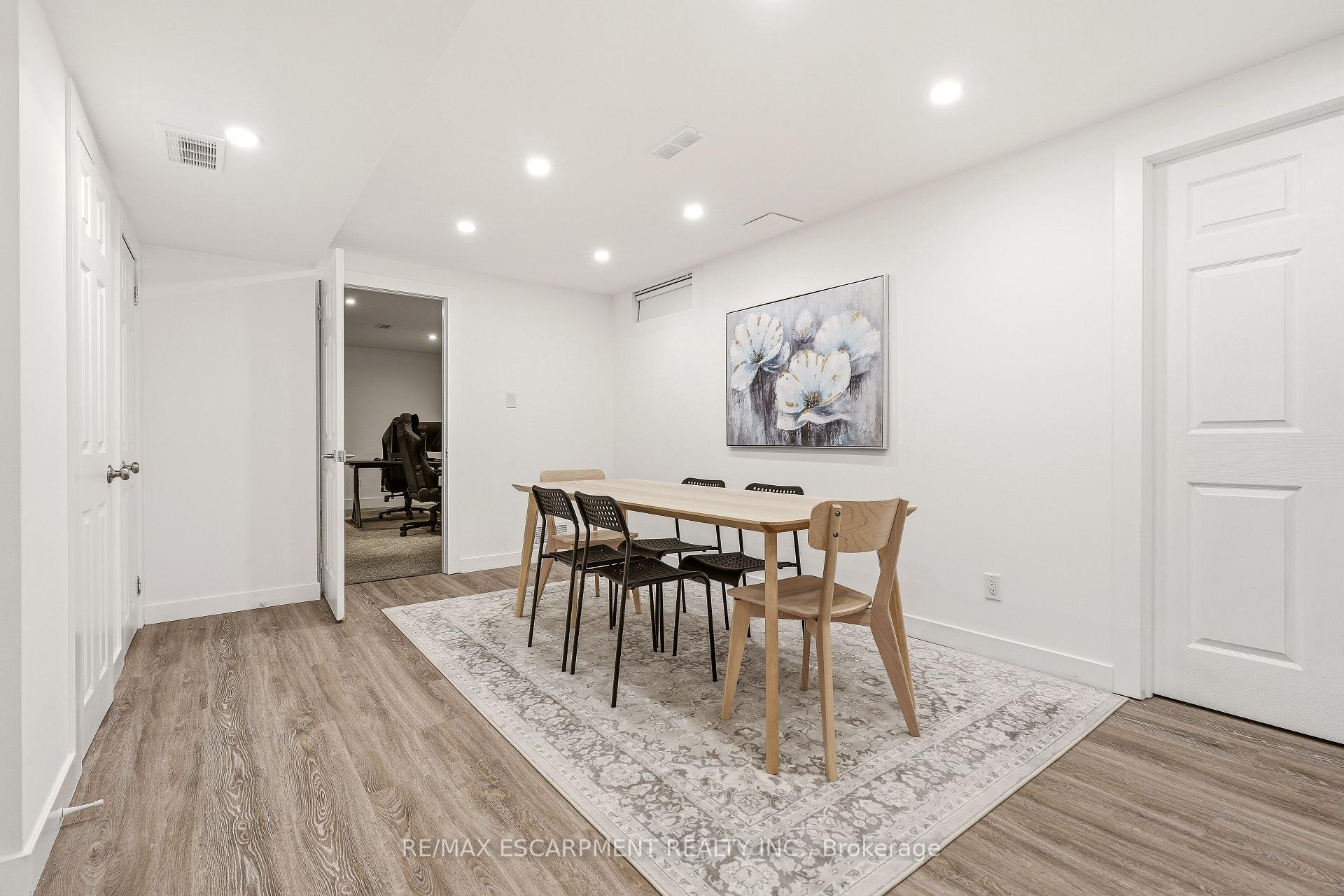 Photo 26 of 26 Weneil Drive, Hamilton, Freelton — HOMEH