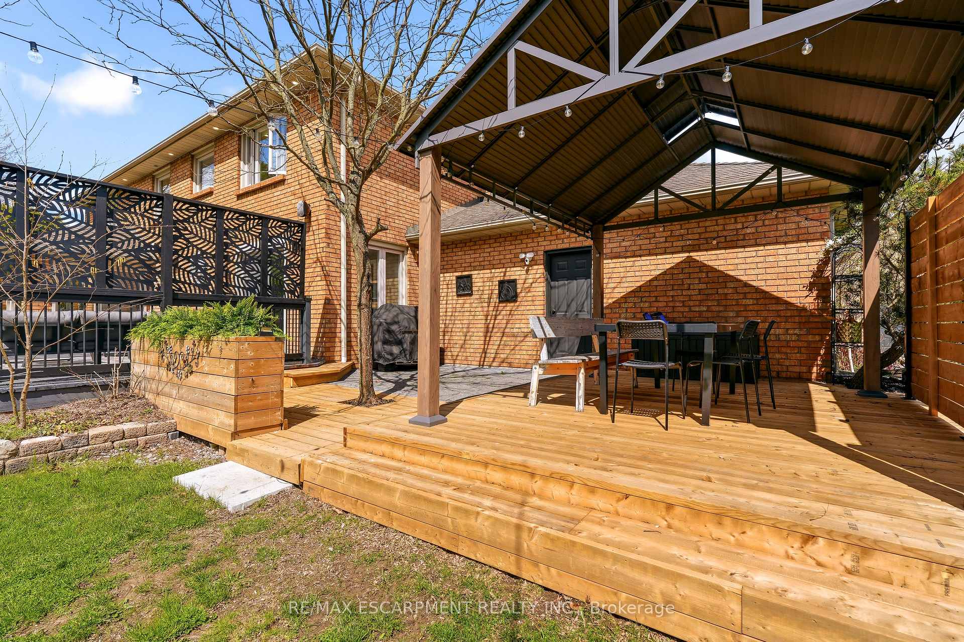 Photo 33 of 26 Weneil Drive, Hamilton, Freelton — HOMEH
