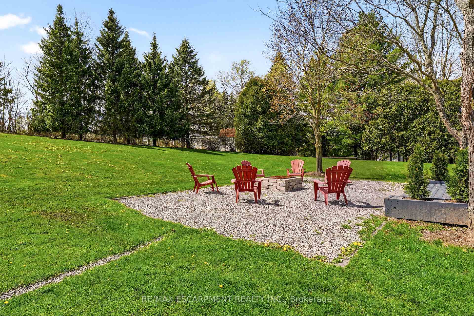 Photo 34 of 26 Weneil Drive, Hamilton, Freelton — HOMEH