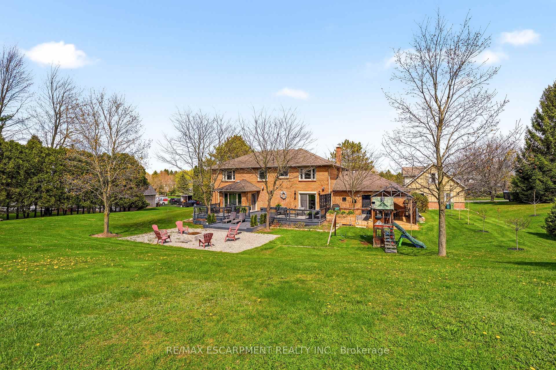 Photo 36 of 26 Weneil Drive, Hamilton, Freelton — HOMEH