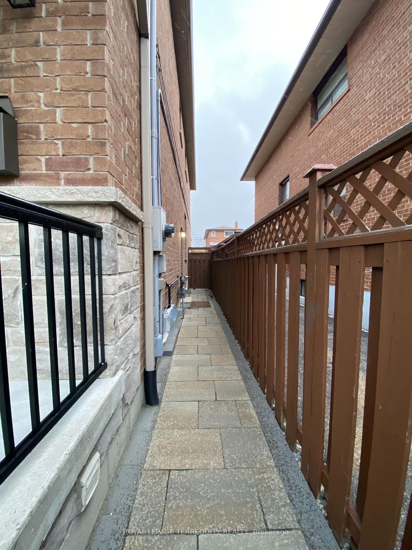 Photo 2 of Unit Lower, 20B Lunness Road, Etobicoke, Alderwood — HOMEH