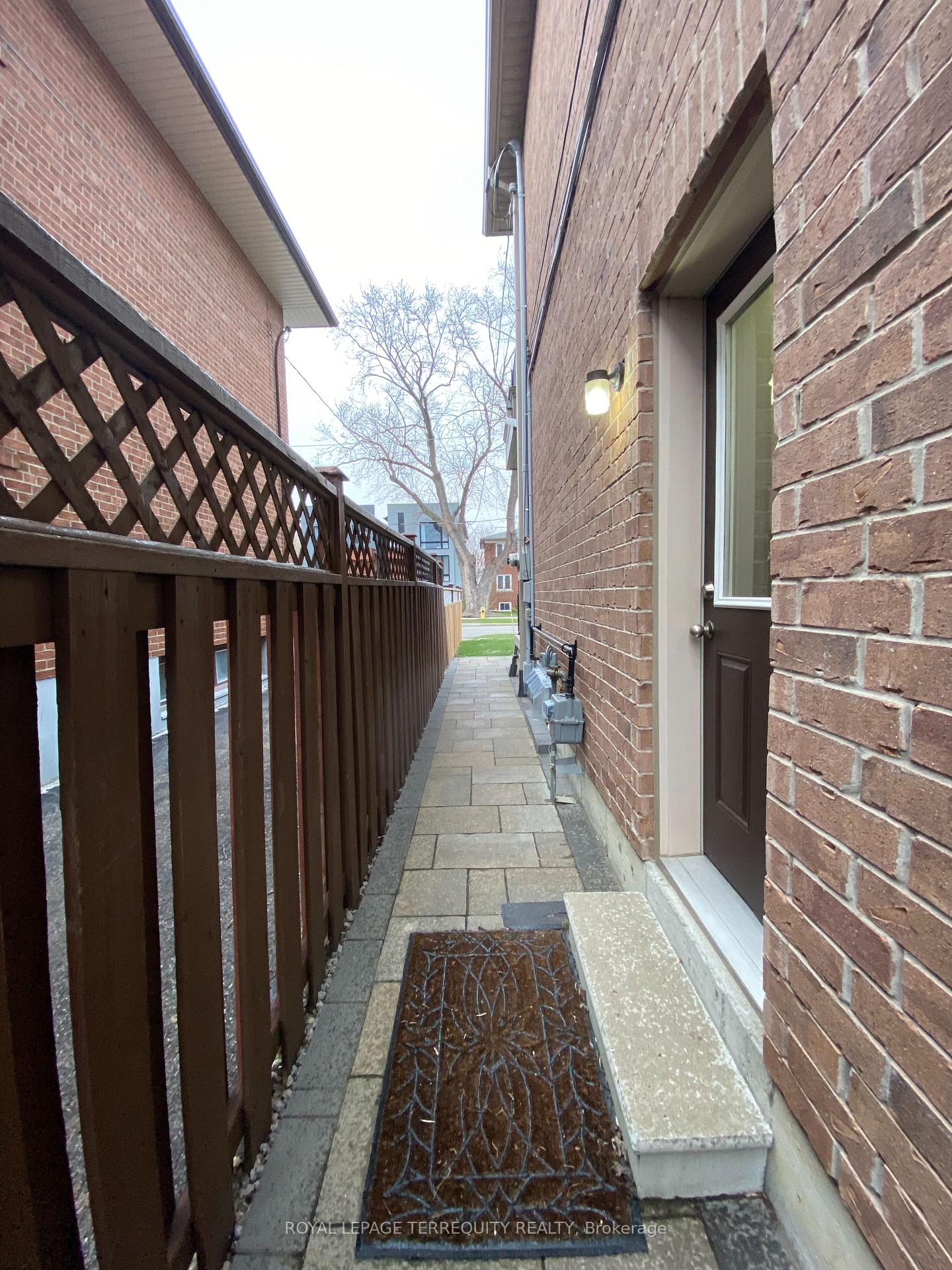Photo 4 of Unit Lower, 20B Lunness Road, Etobicoke, Alderwood — HOMEH