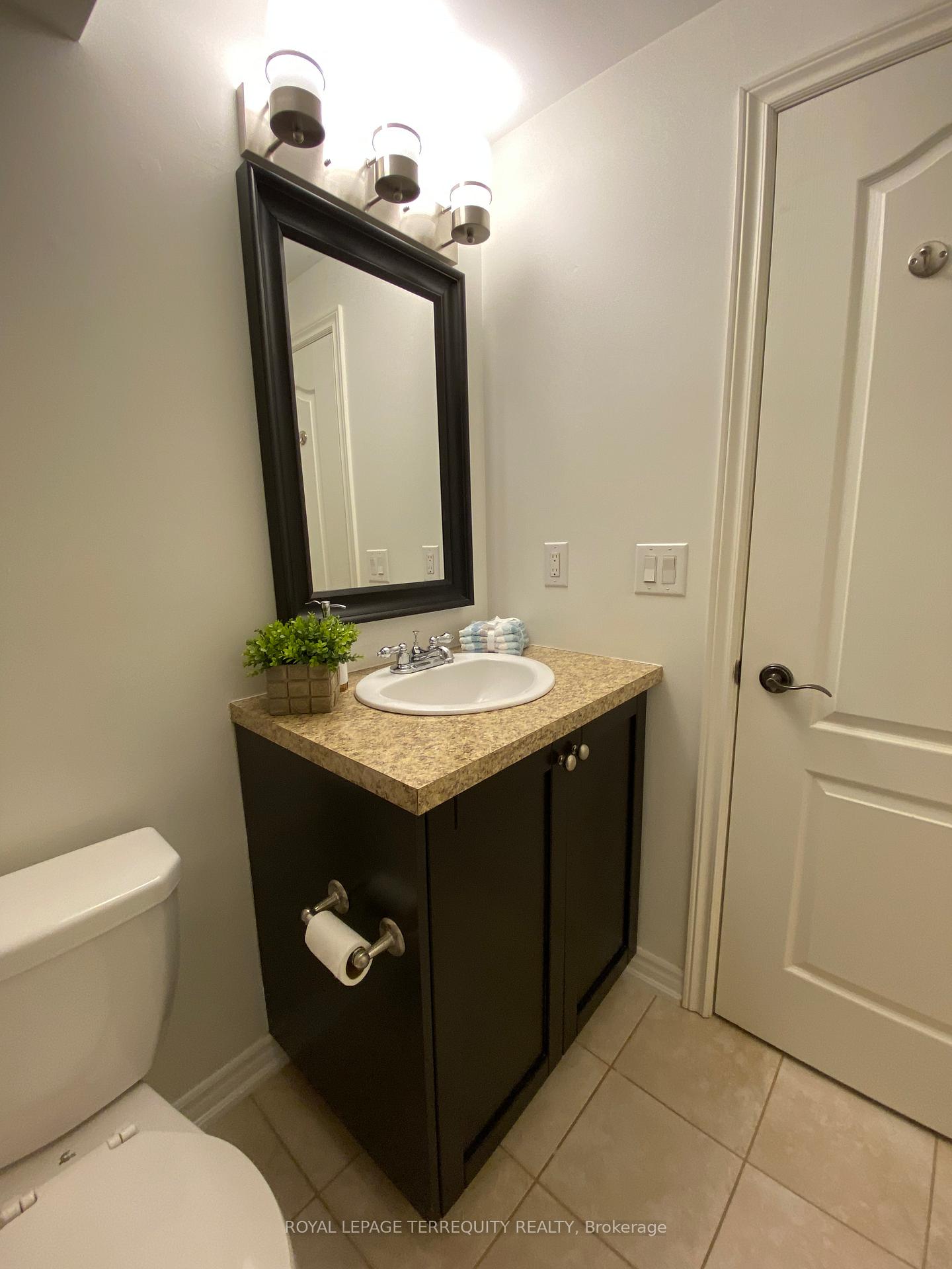 Photo 25 of Unit Lower, 20B Lunness Road, Etobicoke, Alderwood — HOMEH