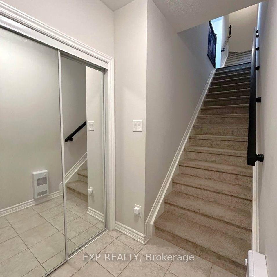 Photo 2 of 720 Lapland Private, Ottawa, Kanata - Emerald Meadows/Trailwest — HOMEH