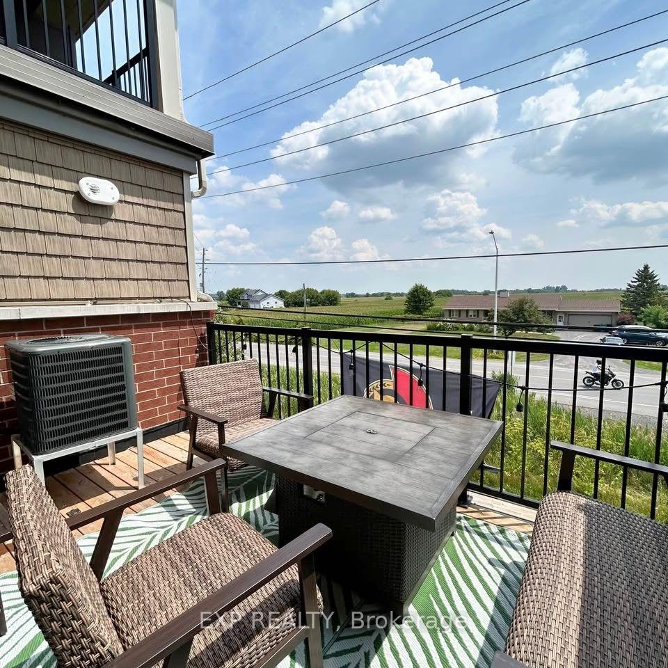 Photo 8 of 720 Lapland Private, Ottawa, Kanata - Emerald Meadows/Trailwest — HOMEH