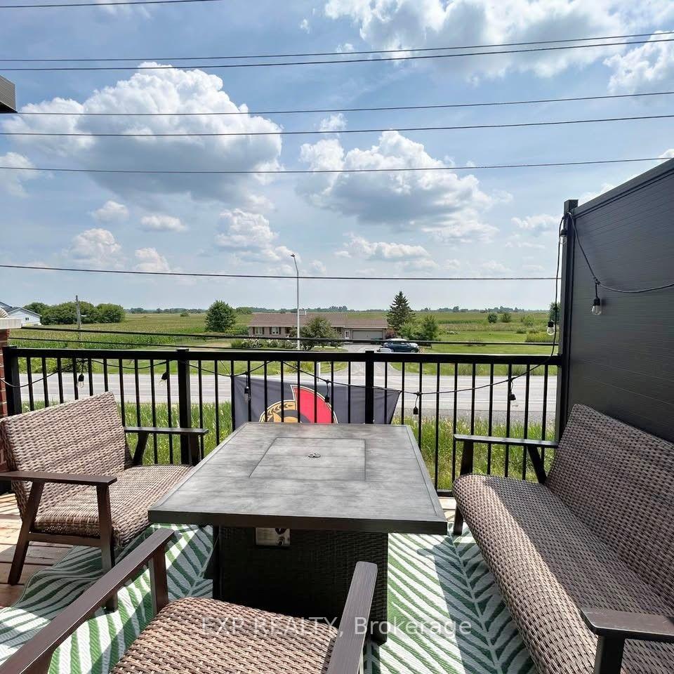 Photo 9 of 720 Lapland Private, Ottawa, Kanata - Emerald Meadows/Trailwest — HOMEH