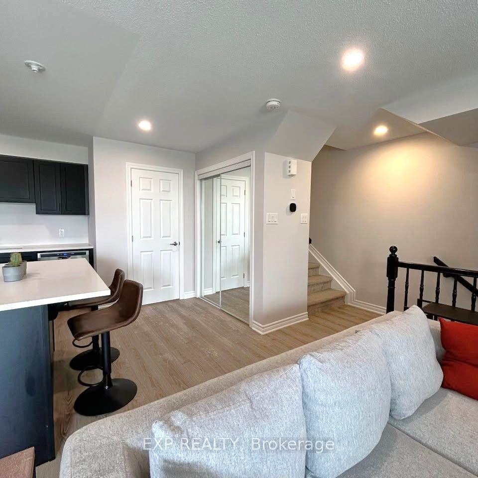 Photo 10 of 720 Lapland Private, Ottawa, Kanata - Emerald Meadows/Trailwest — HOMEH