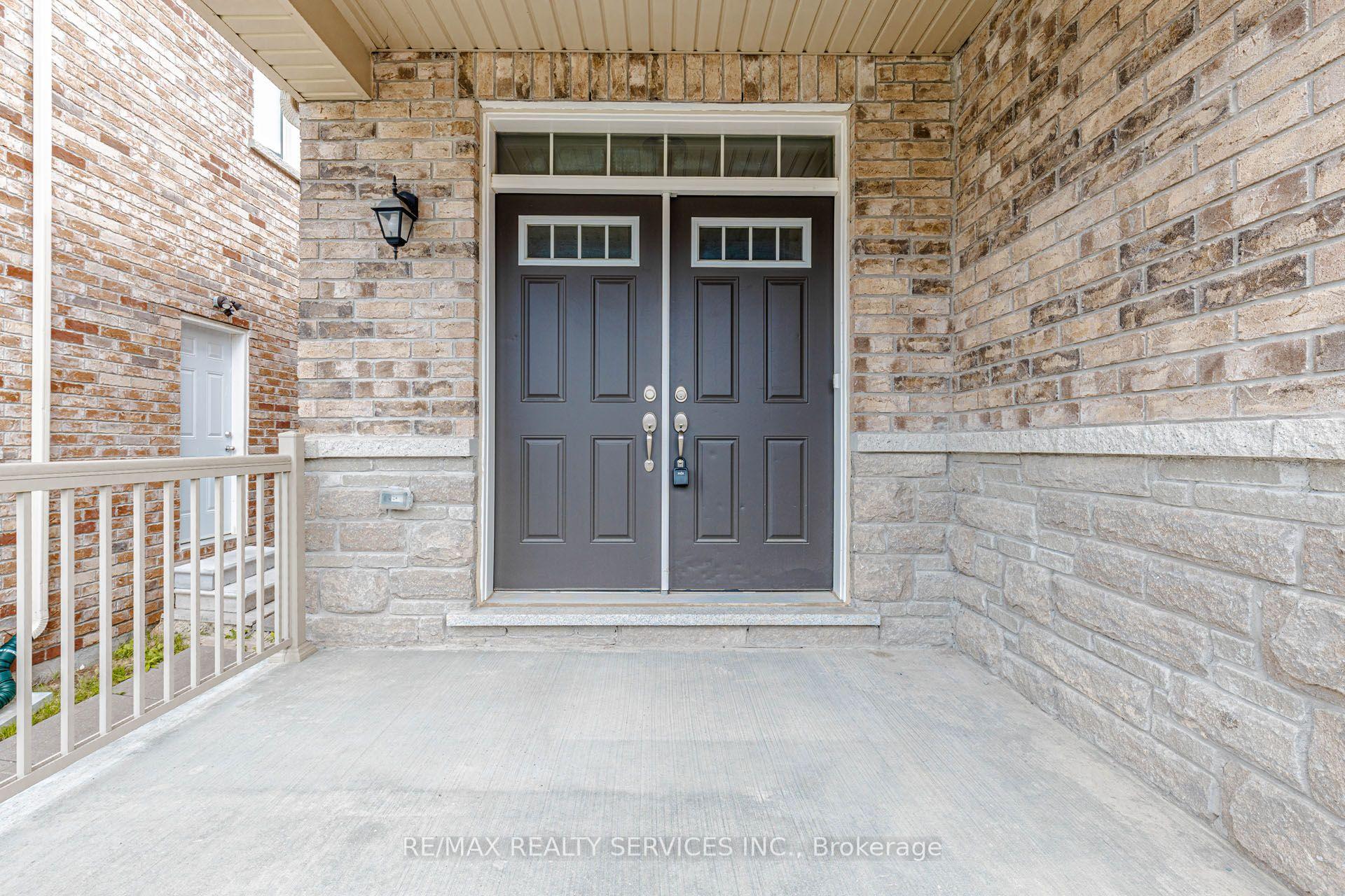 Photo 3 of 37 Royal Fern Crescent, Caledon, Rural Caledon — HOMEH