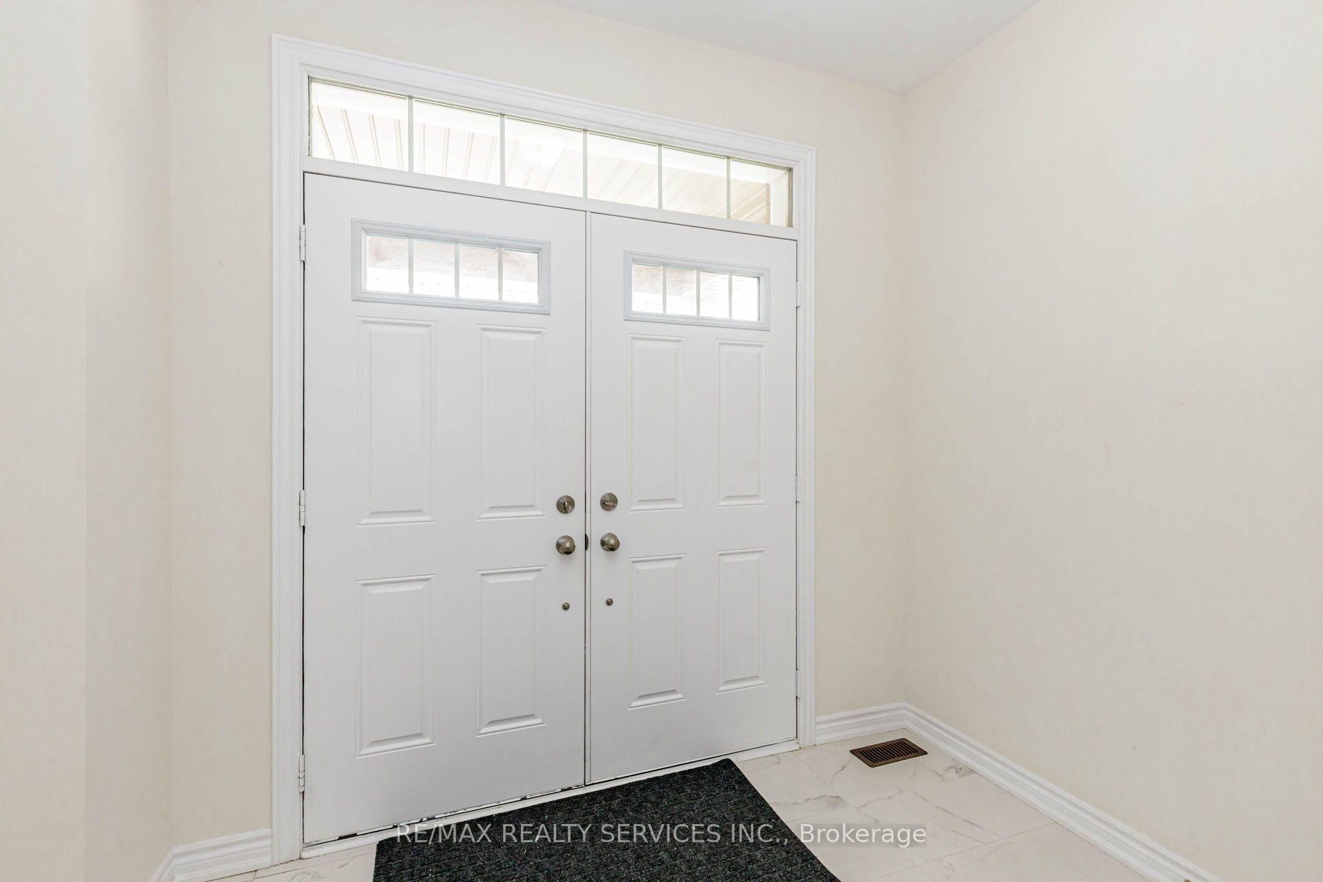 Photo 4 of 37 Royal Fern Crescent, Caledon, Rural Caledon — HOMEH