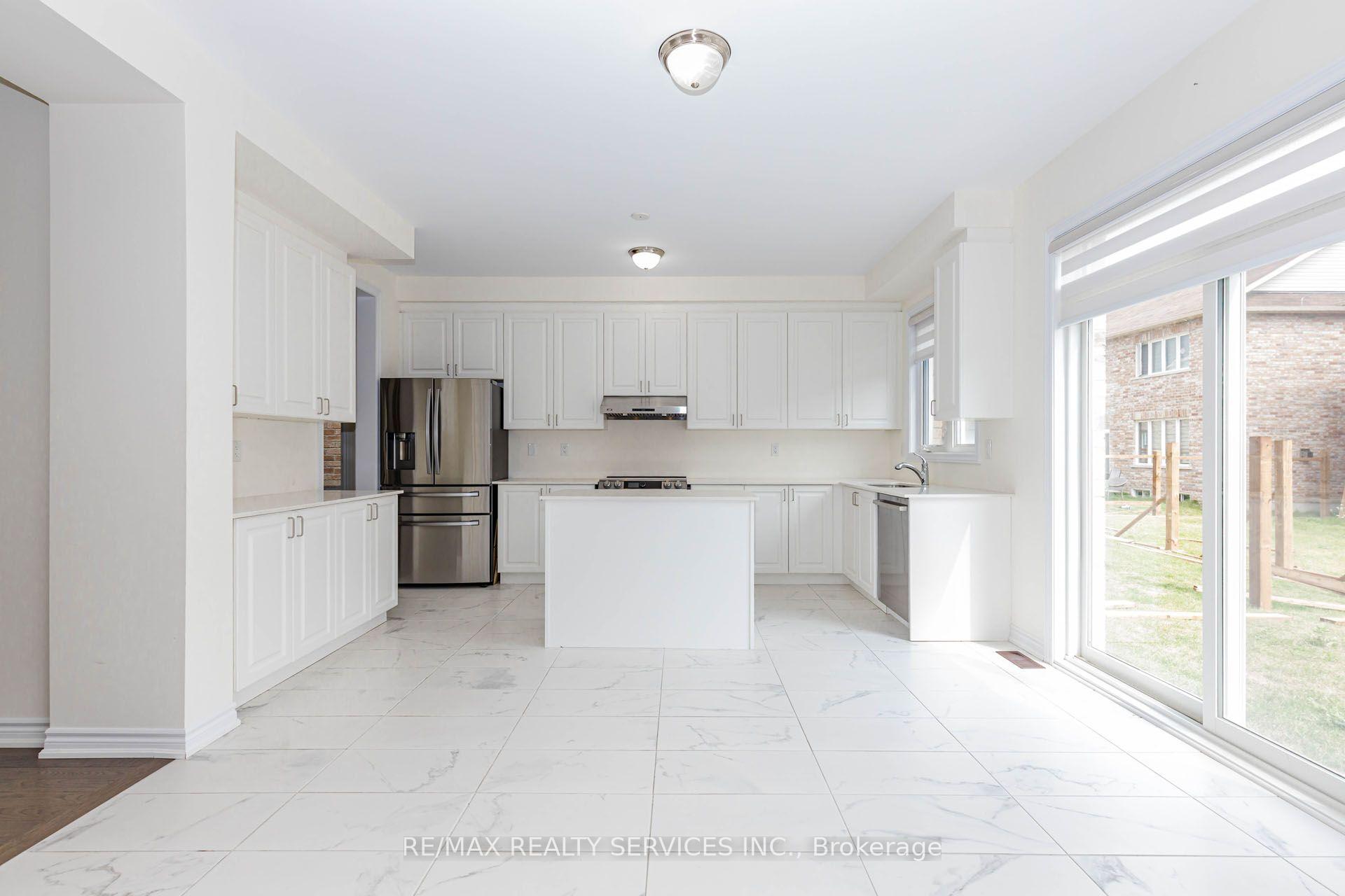 Photo 14 of 37 Royal Fern Crescent, Caledon, Rural Caledon — HOMEH