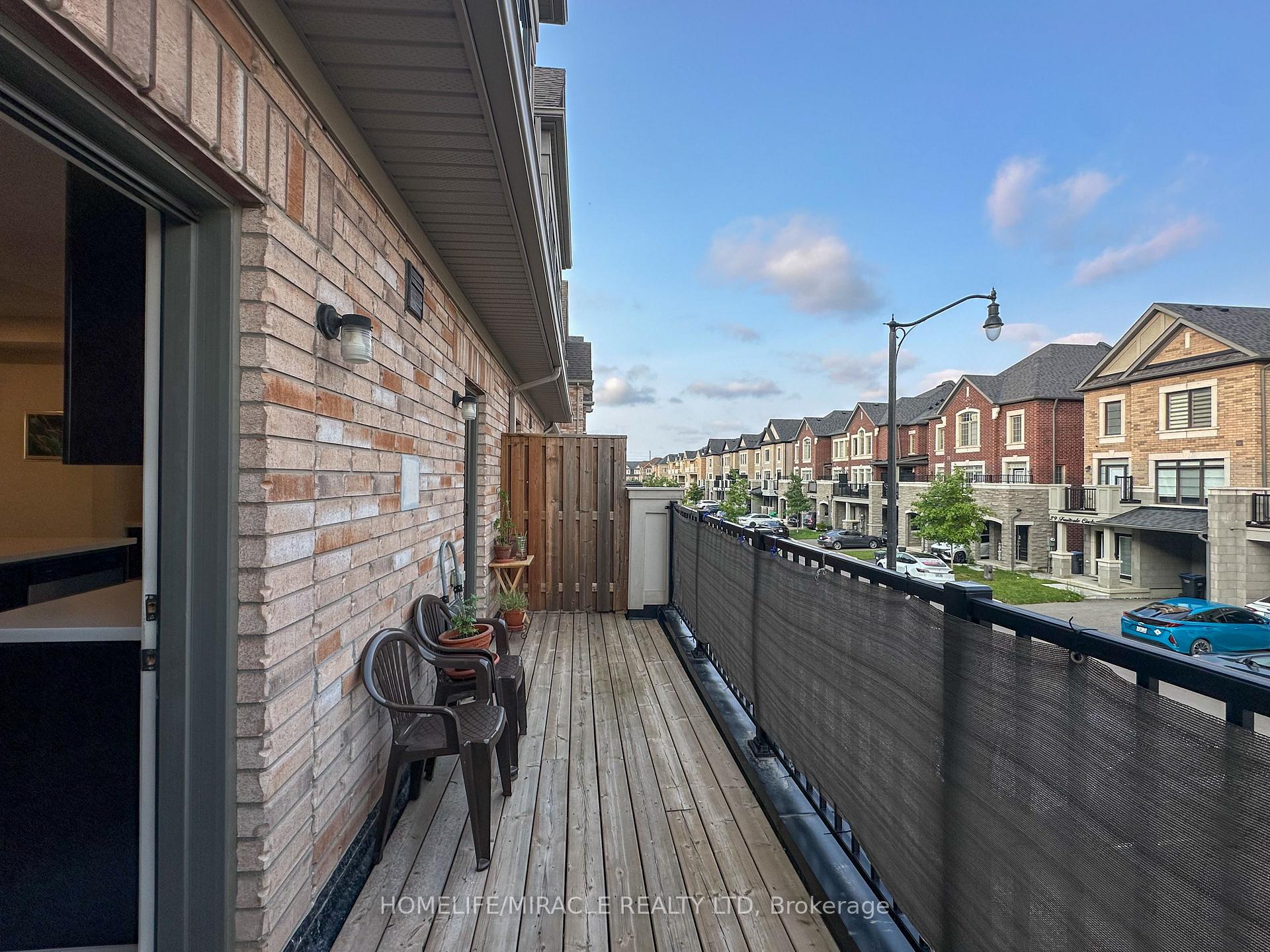 Photo 30 of 58 Fruitvale Circle, Brampton, Brampton West — HOMEH