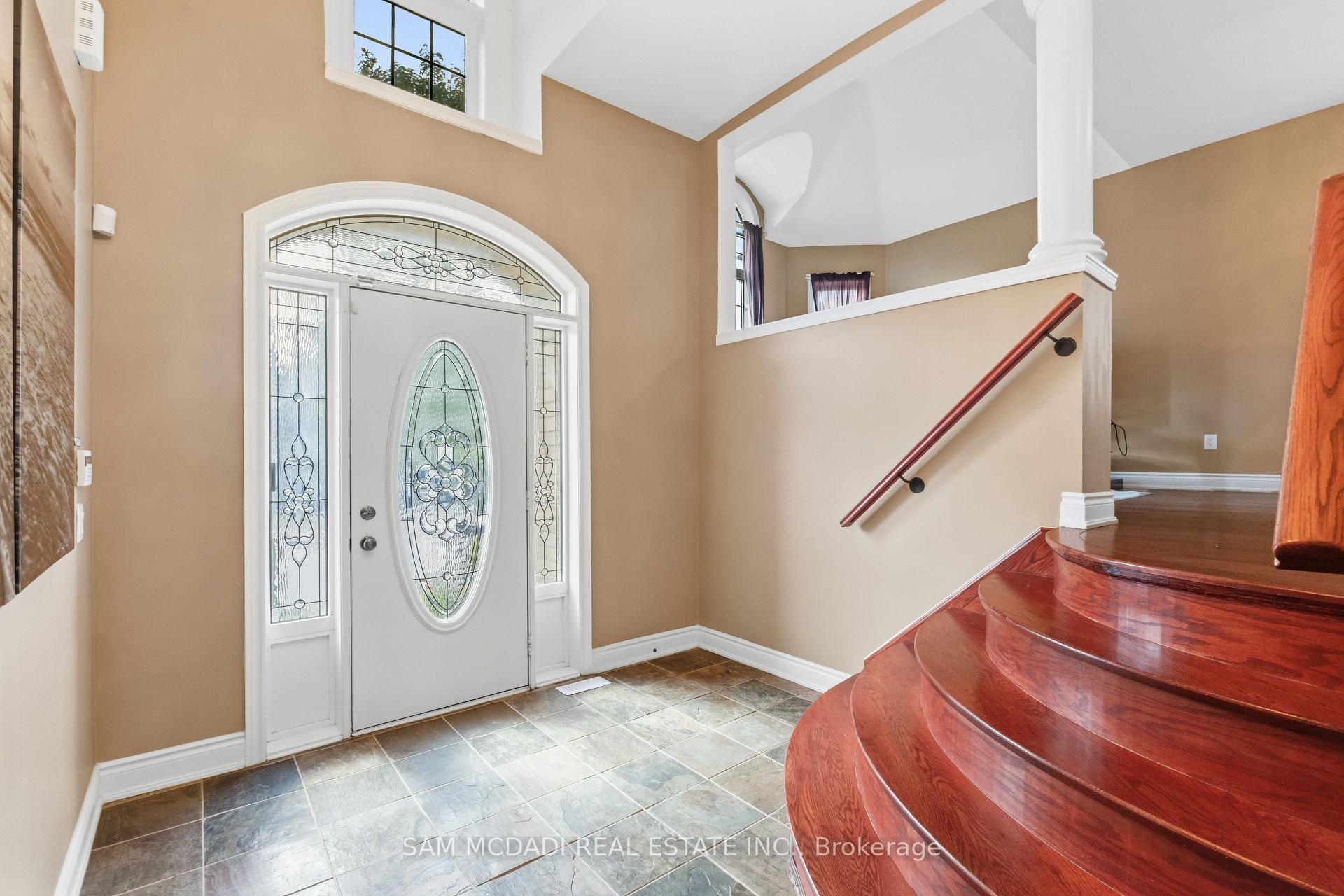 Photo 3 of 15 Eaglesprings Crescent, Brampton, Bram East — HOMEH