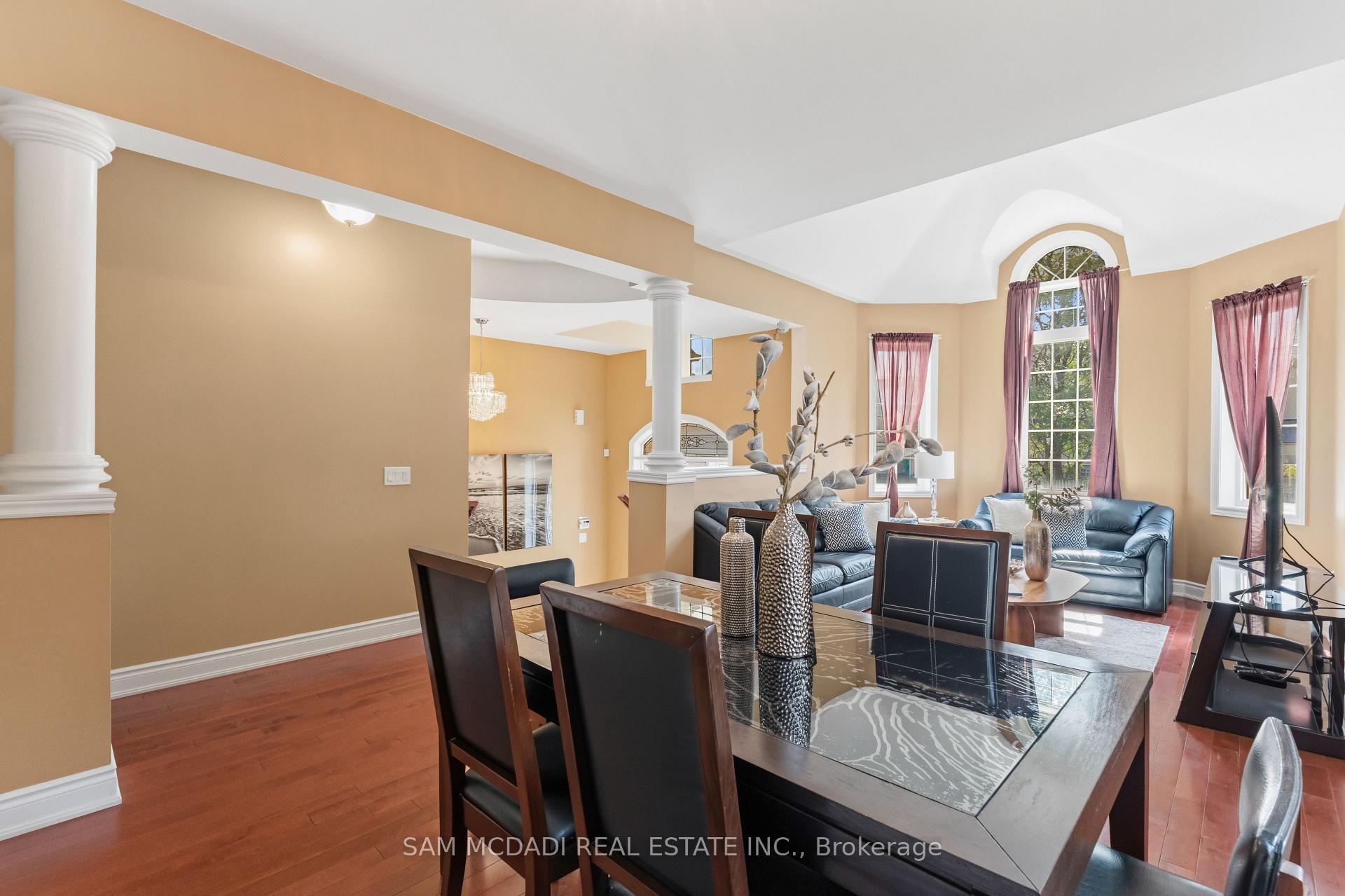 Photo 10 of 15 Eaglesprings Crescent, Brampton, Bram East — HOMEH