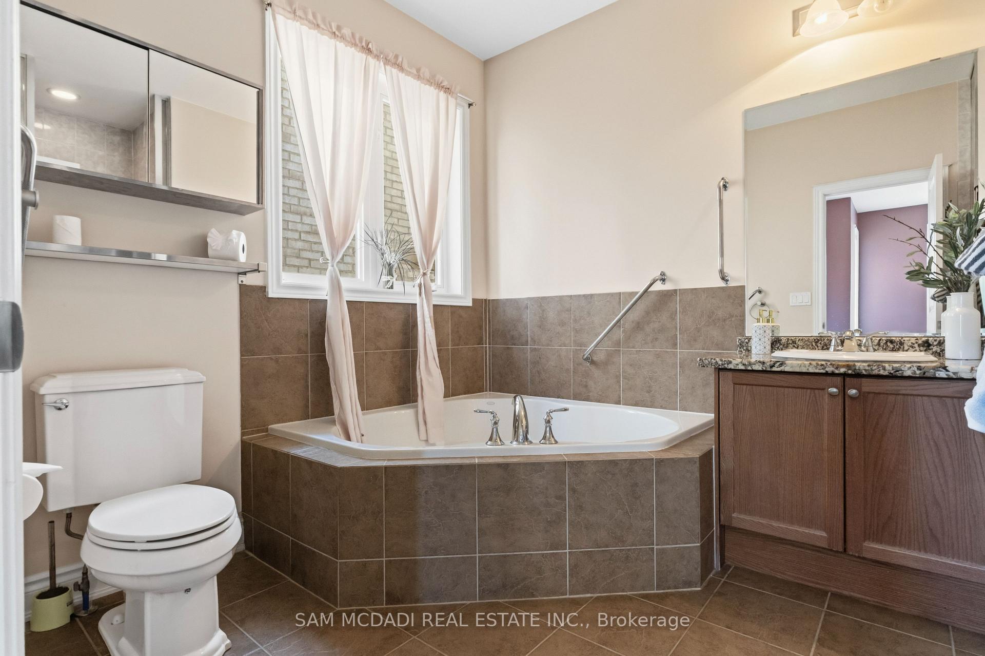 Photo 17 of 15 Eaglesprings Crescent, Brampton, Bram East — HOMEH