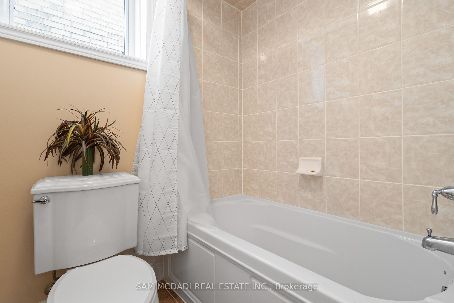 Photo 23 of 15 Eaglesprings Crescent, Brampton, Bram East — HOMEH