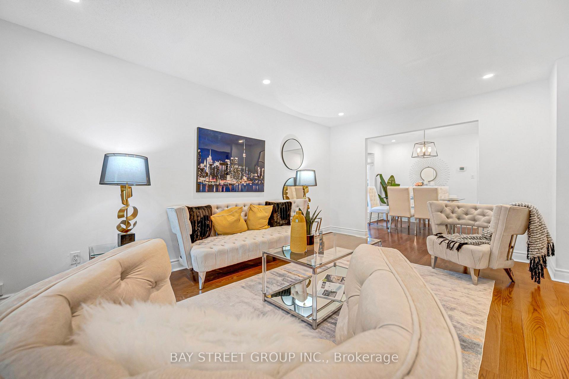 Photo 7 of 16 Innisbrook Crescent, Markham, Aileen-Willowbrook — HOMEH